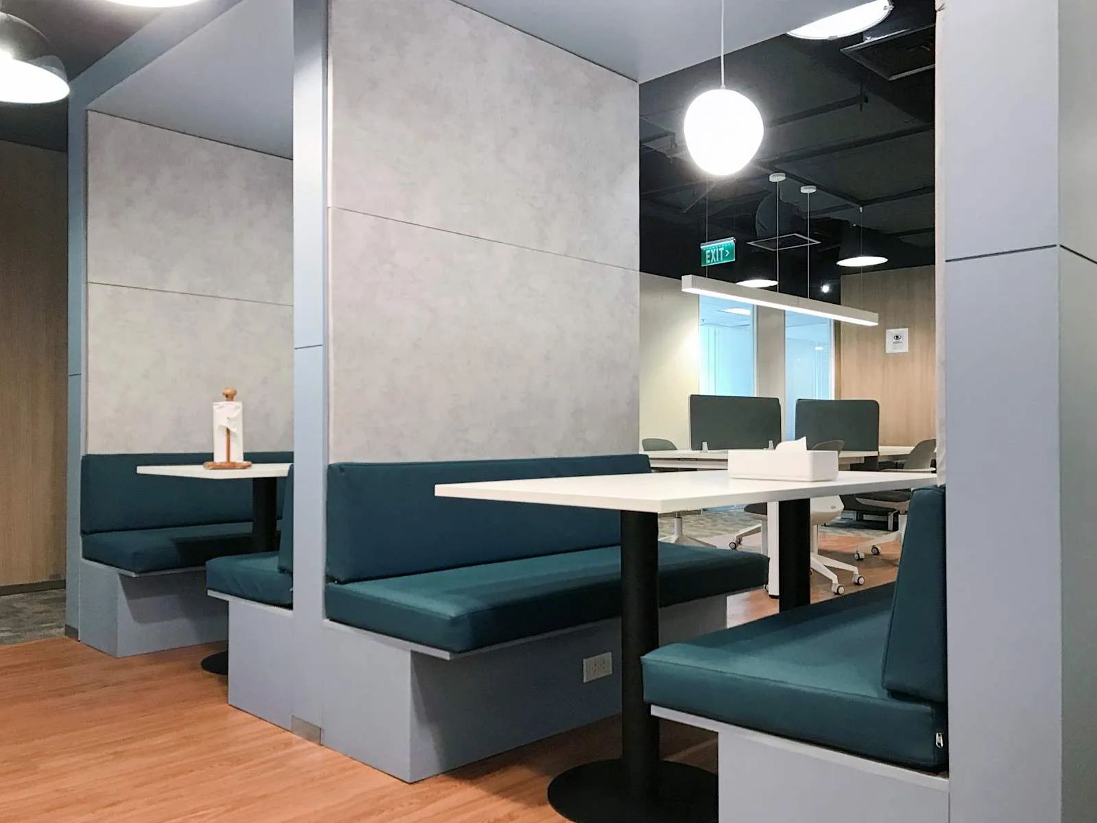 Regus MANILA, Mckinley Town Center - Taguig City, Coworking space, Taguig