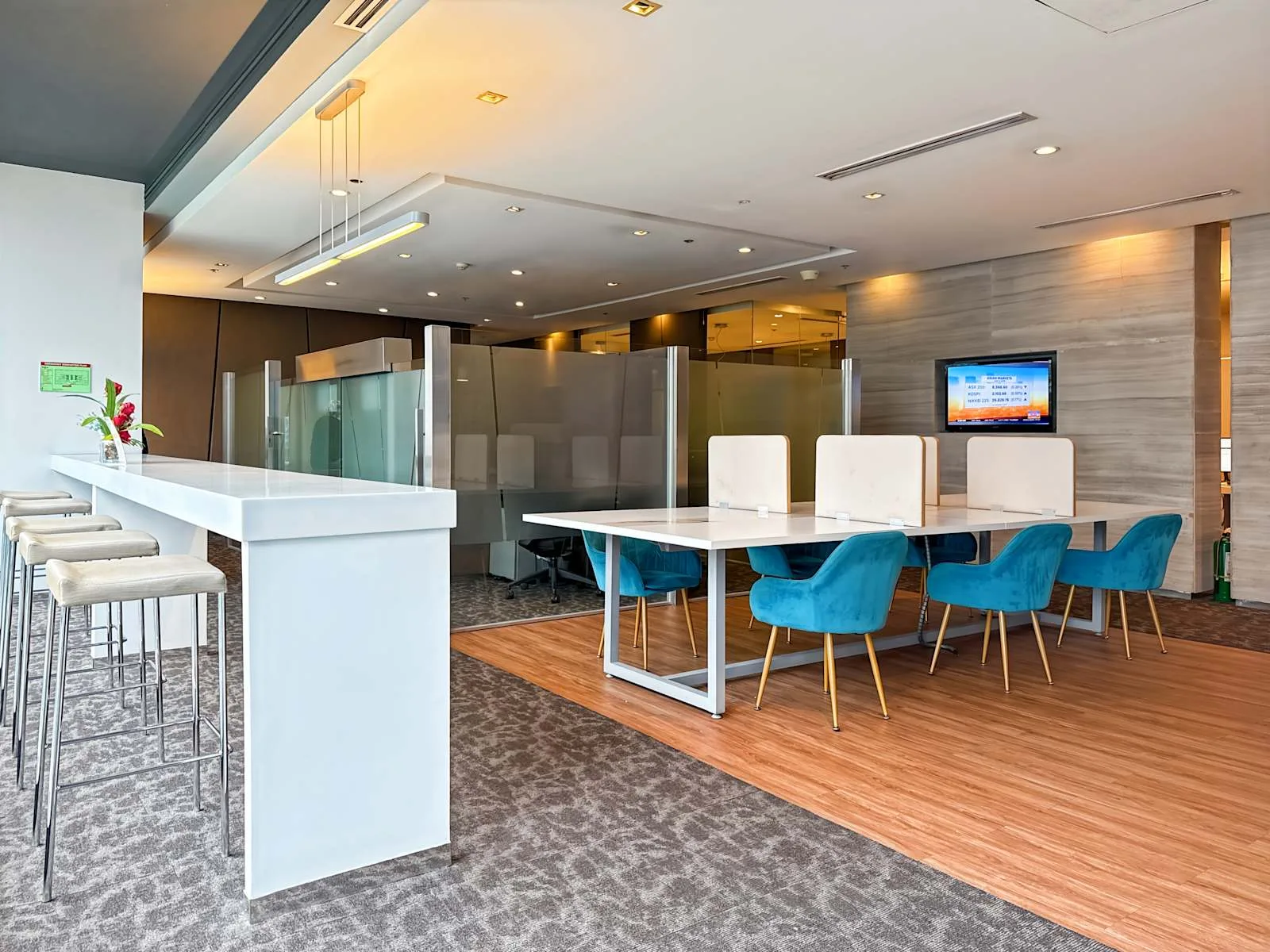 Regus MANILA, Net Lima Global City, Coworking space, Taguig