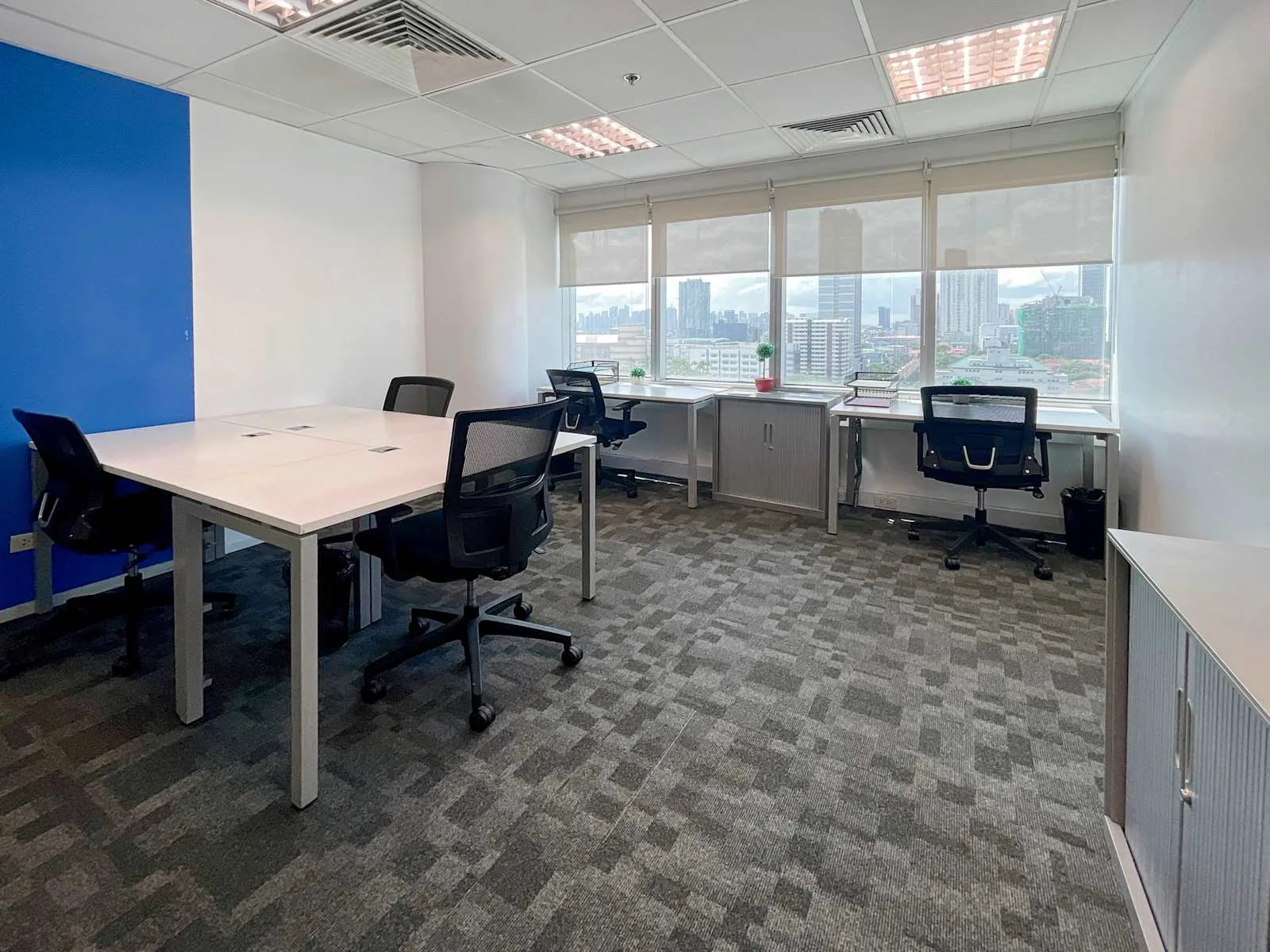 Regus MANILA, Times Plaza, Private office, 6 desks, Manila