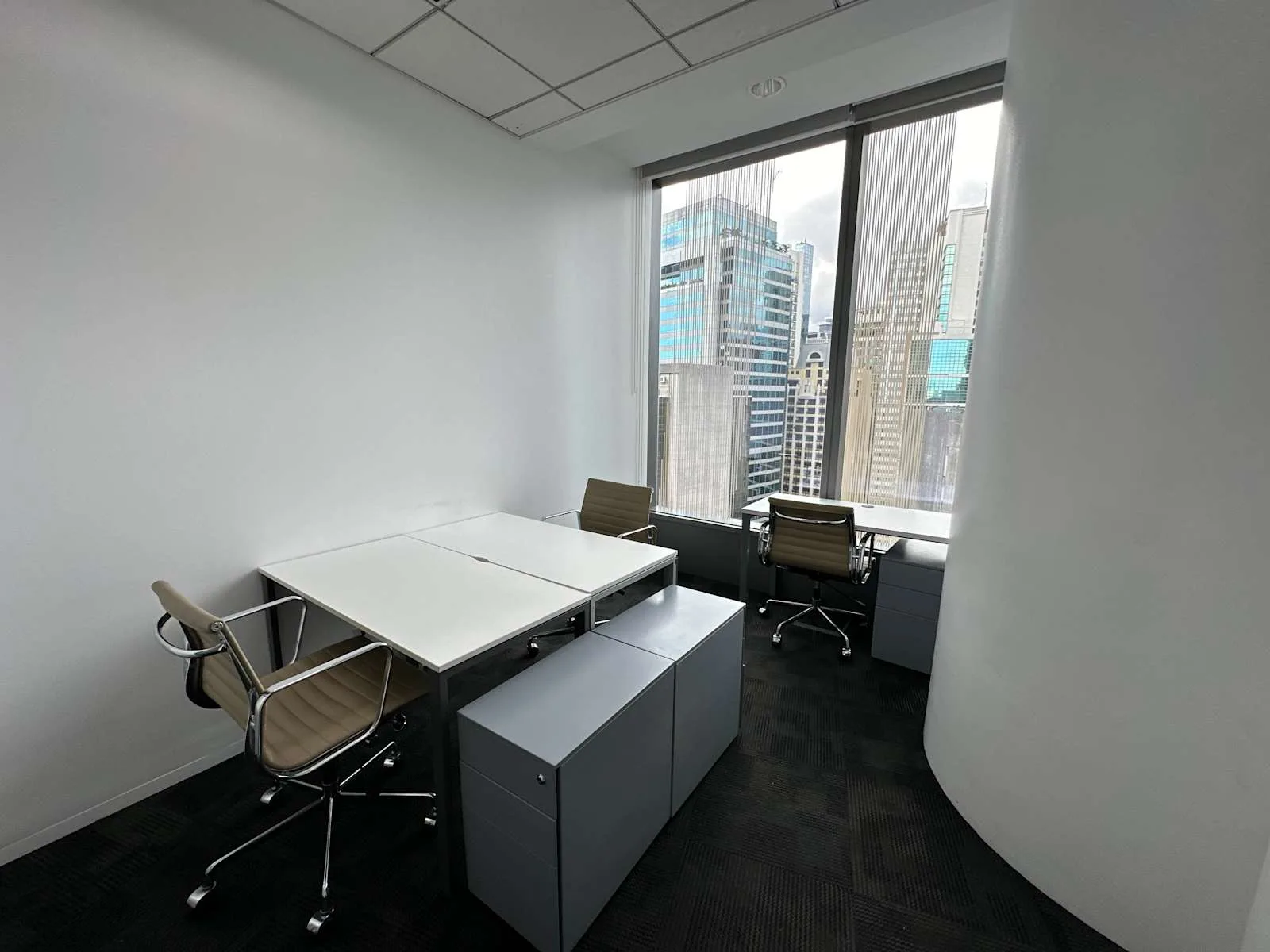 Regus MANILA, Zuellig Building Makati、3个工位的独立办公室、马卡蒂