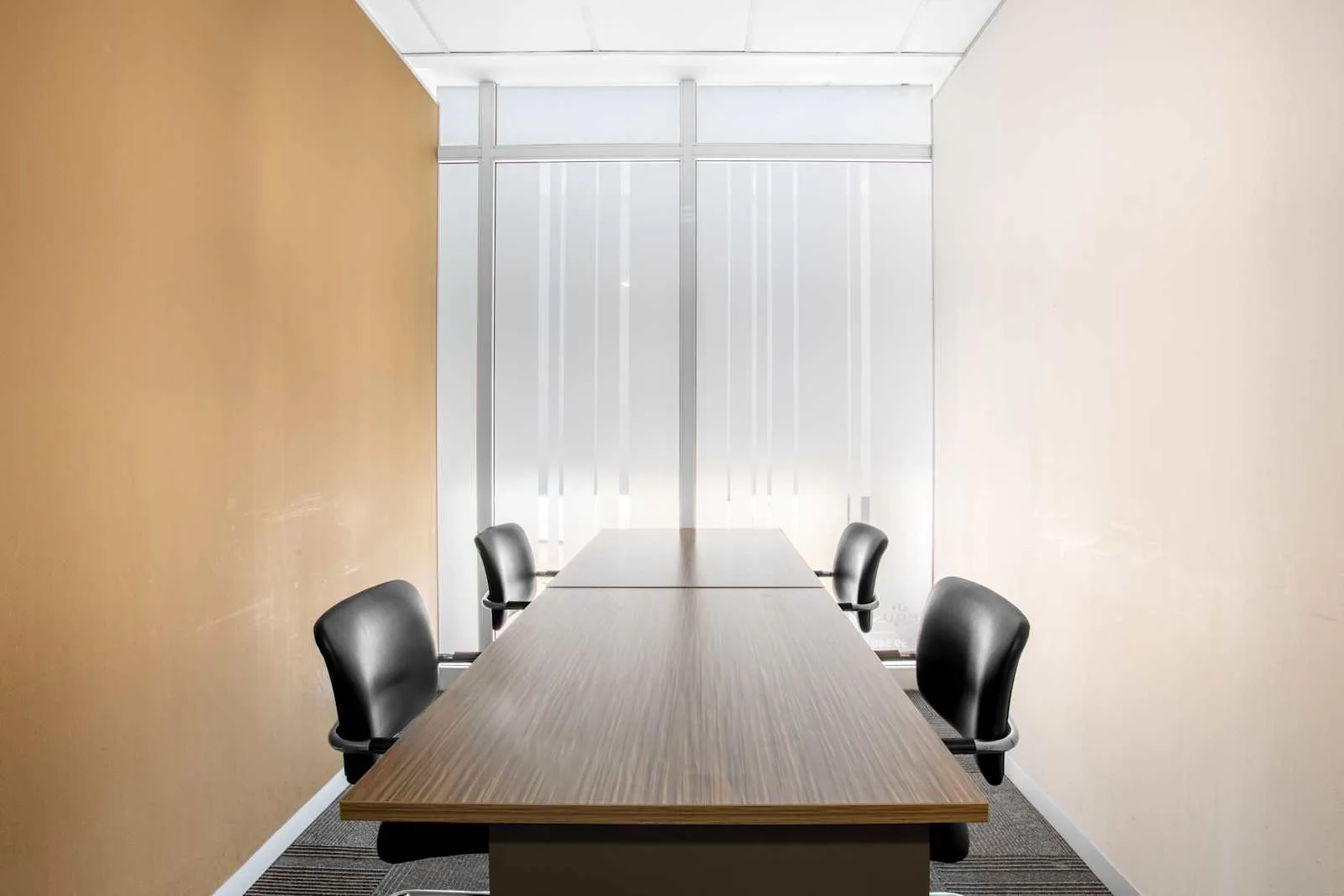 Regus MAPUTO, Millennium Park, Meeting room for 4 people, Maputo