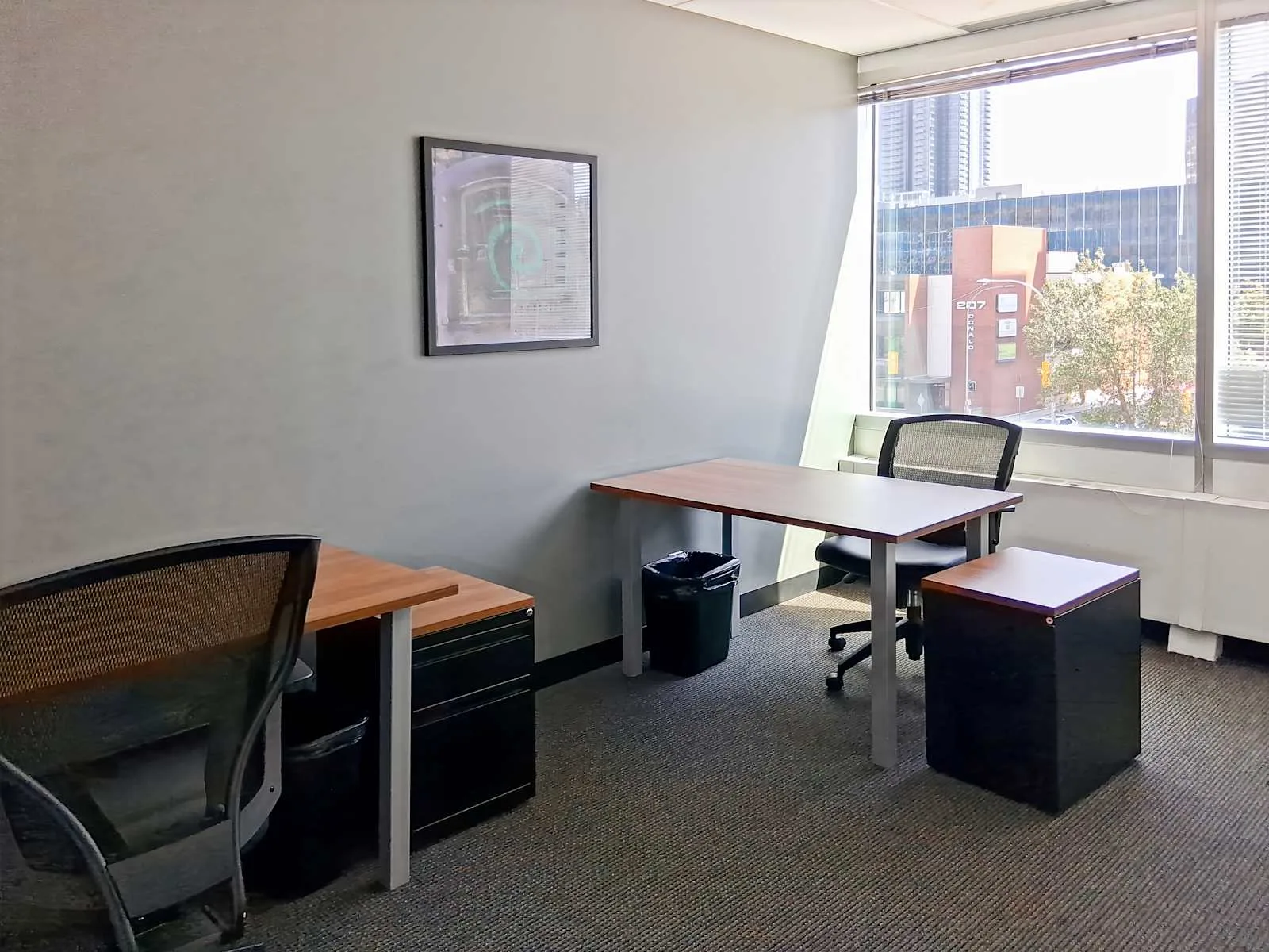 Regus MB, Winnipeg - St. Mary, Private office, 2 desks, Winnipeg, MB