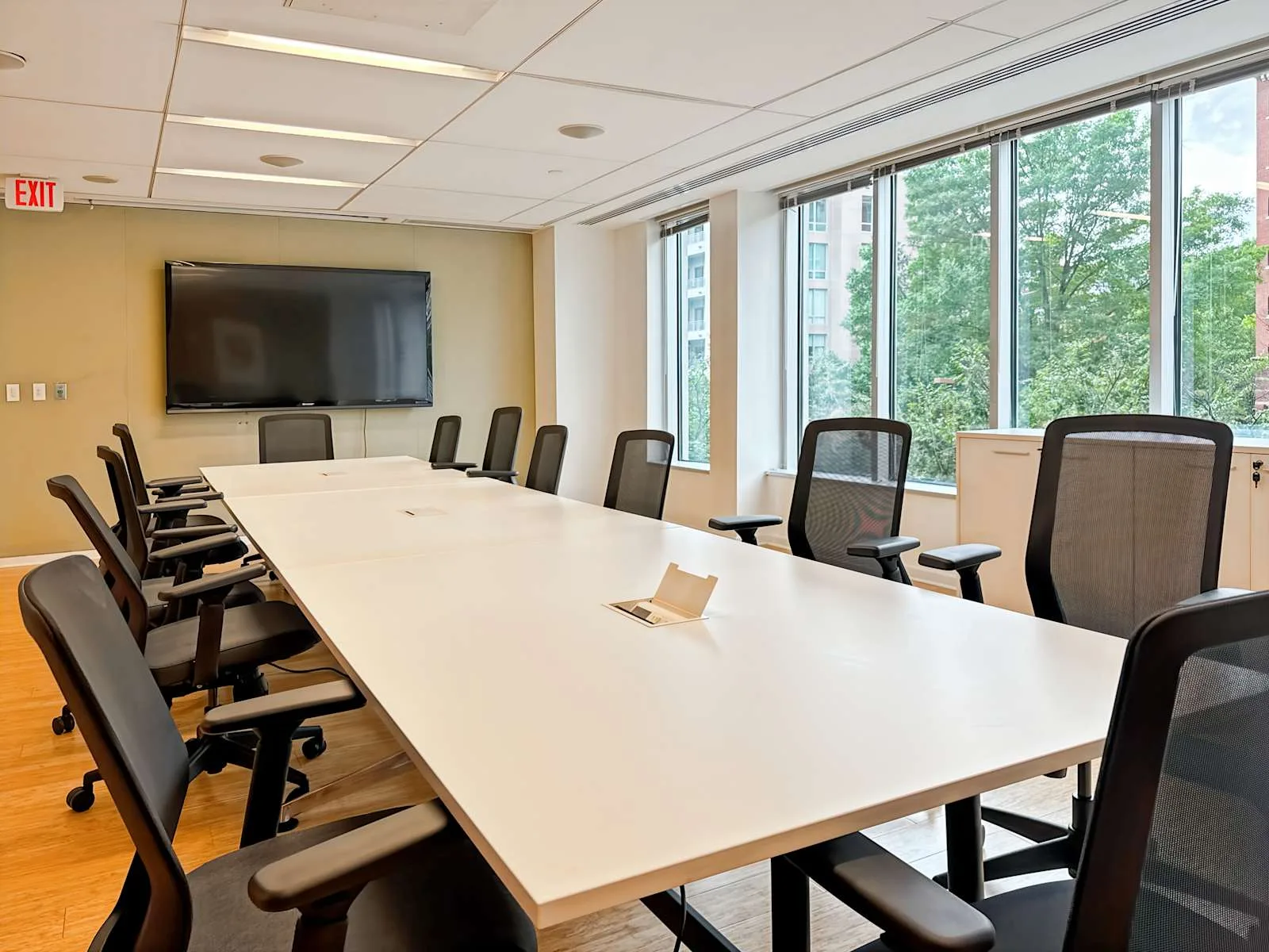 Regus MD, Bethesda - Bethesda Metro Ctr, Meeting room for 11 people, Bethesda, MD