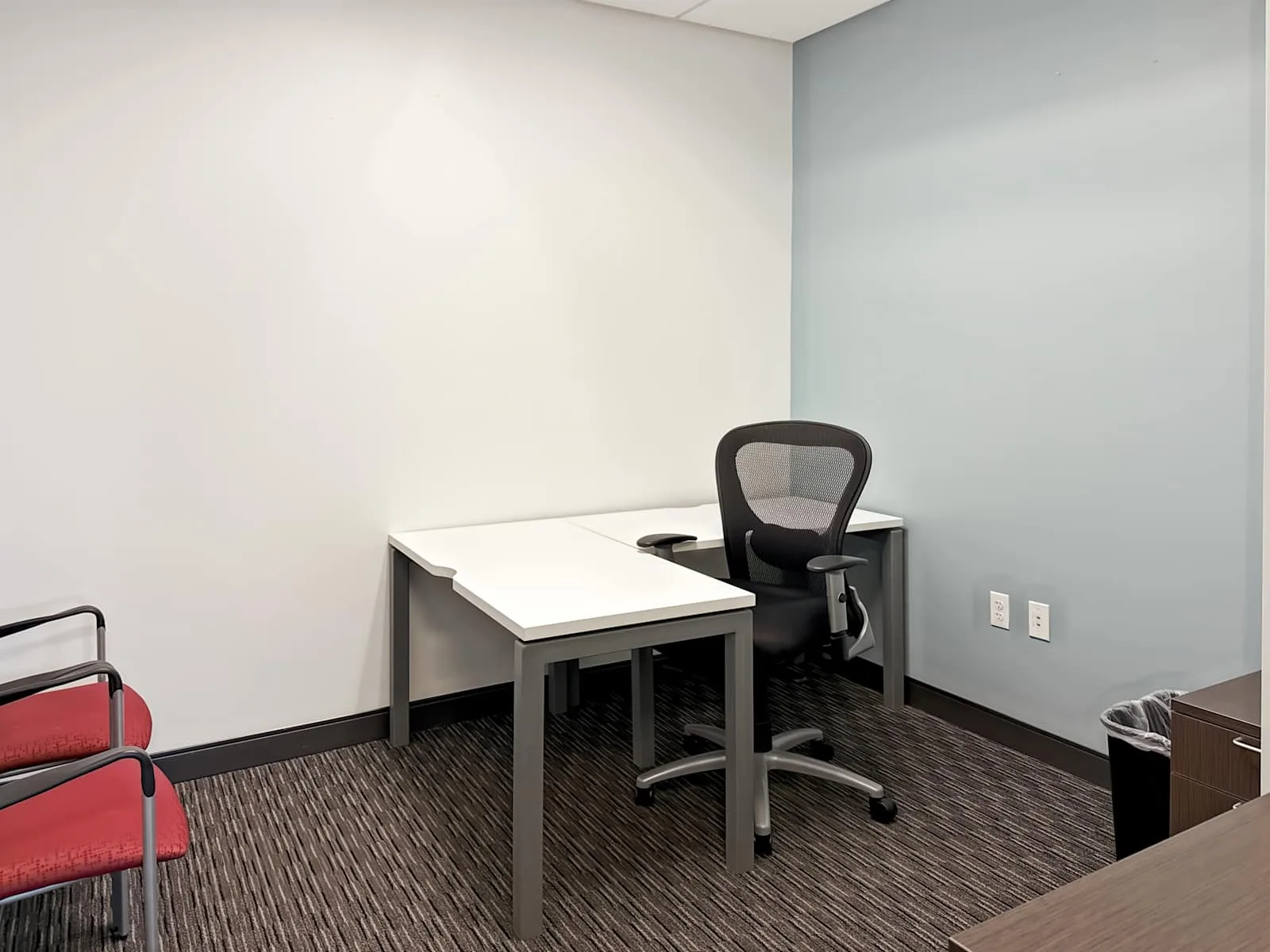 Regus MD, Frederick – Westview Village, Private office, 1 desk, Frederick, MD