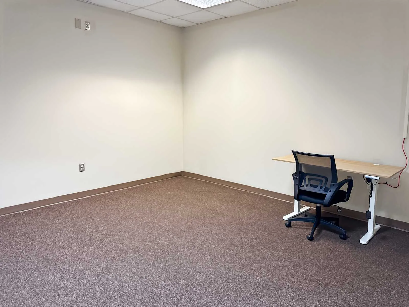 Regus MD, Hagerstown - W Washington St, Private office, 1 desk, Hagerstown, MD