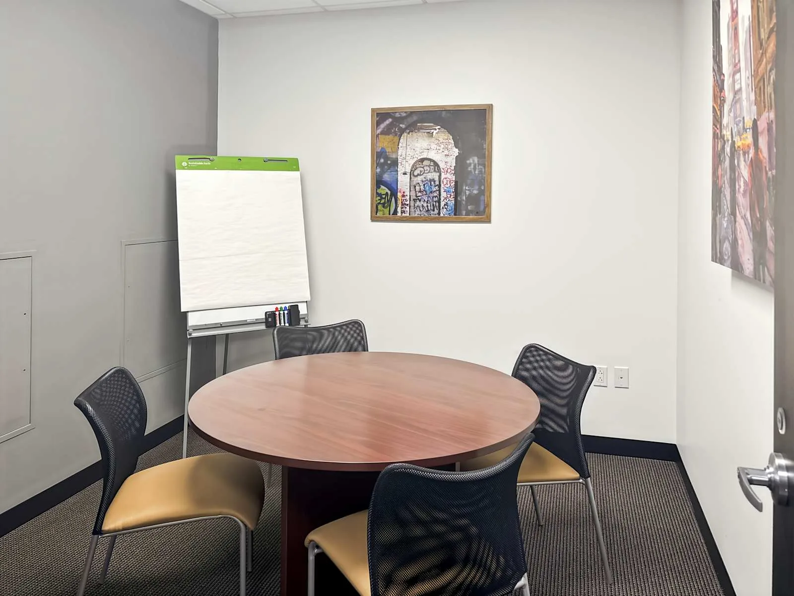 Regus MD, North Bethesda - Pike & Rose, Meeting room for 4 people, North Bethesda, MD