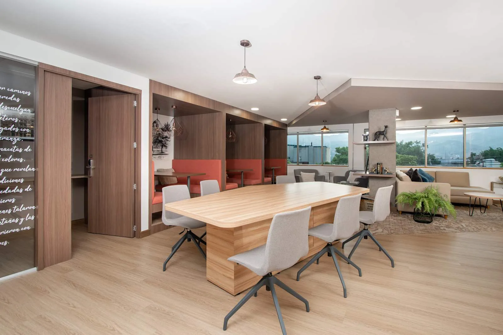 Regus MEDELLIN, Parque del Poblado, Coworking space, Medellín
