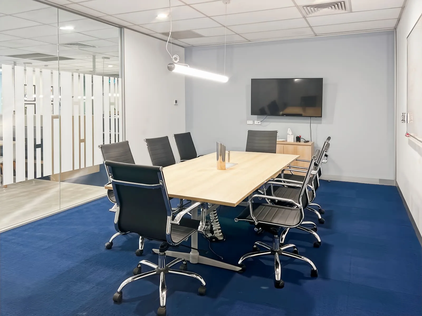 Regus MELBOURNE, Heidelberg, Meeting room for 8 people, Heidelberg, VIC