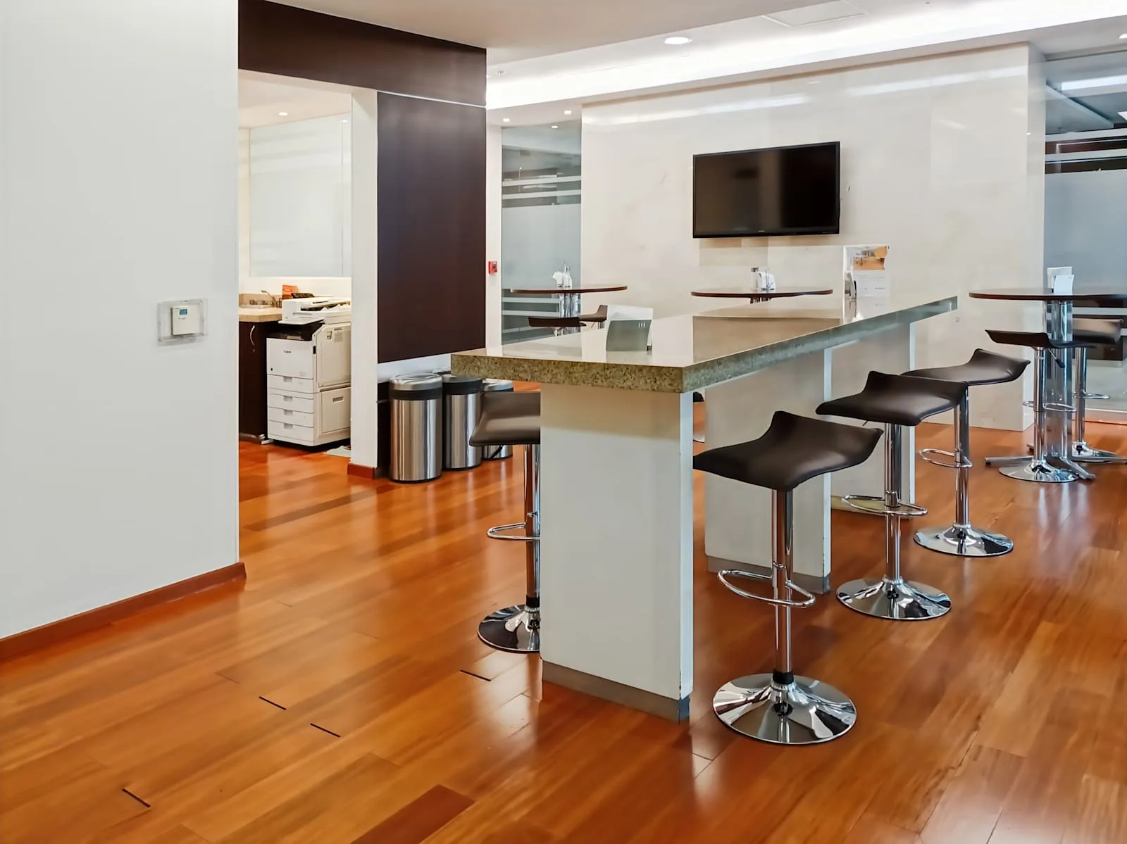 Regus MEXICO CITY, Reforma - New York Life, Cafeteria, Mexico City