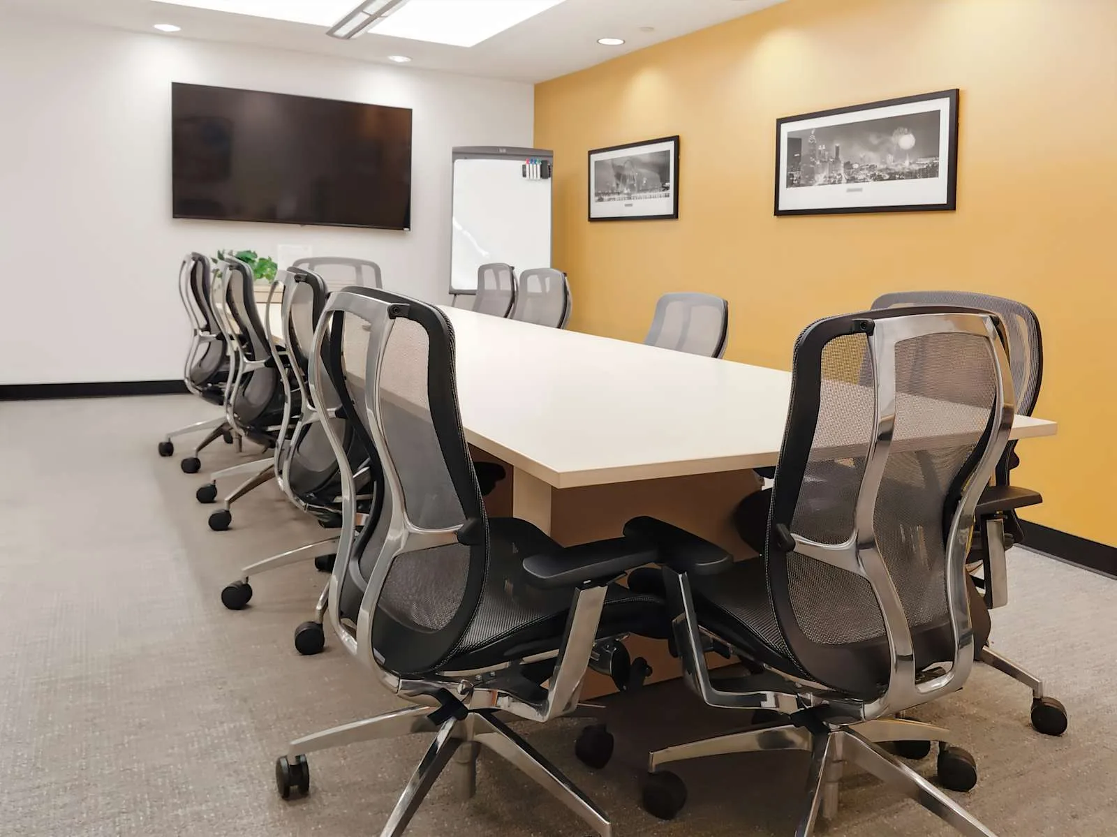 Regus MI, Grand Rapids - Downtown Grand Rapids, Meeting room for 12 people, Grand Rapids, MI