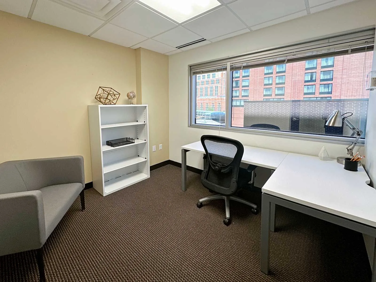 Regus MI, Lansing - One Michigan Avenue, Private office, 1 desk, Lansing, MI