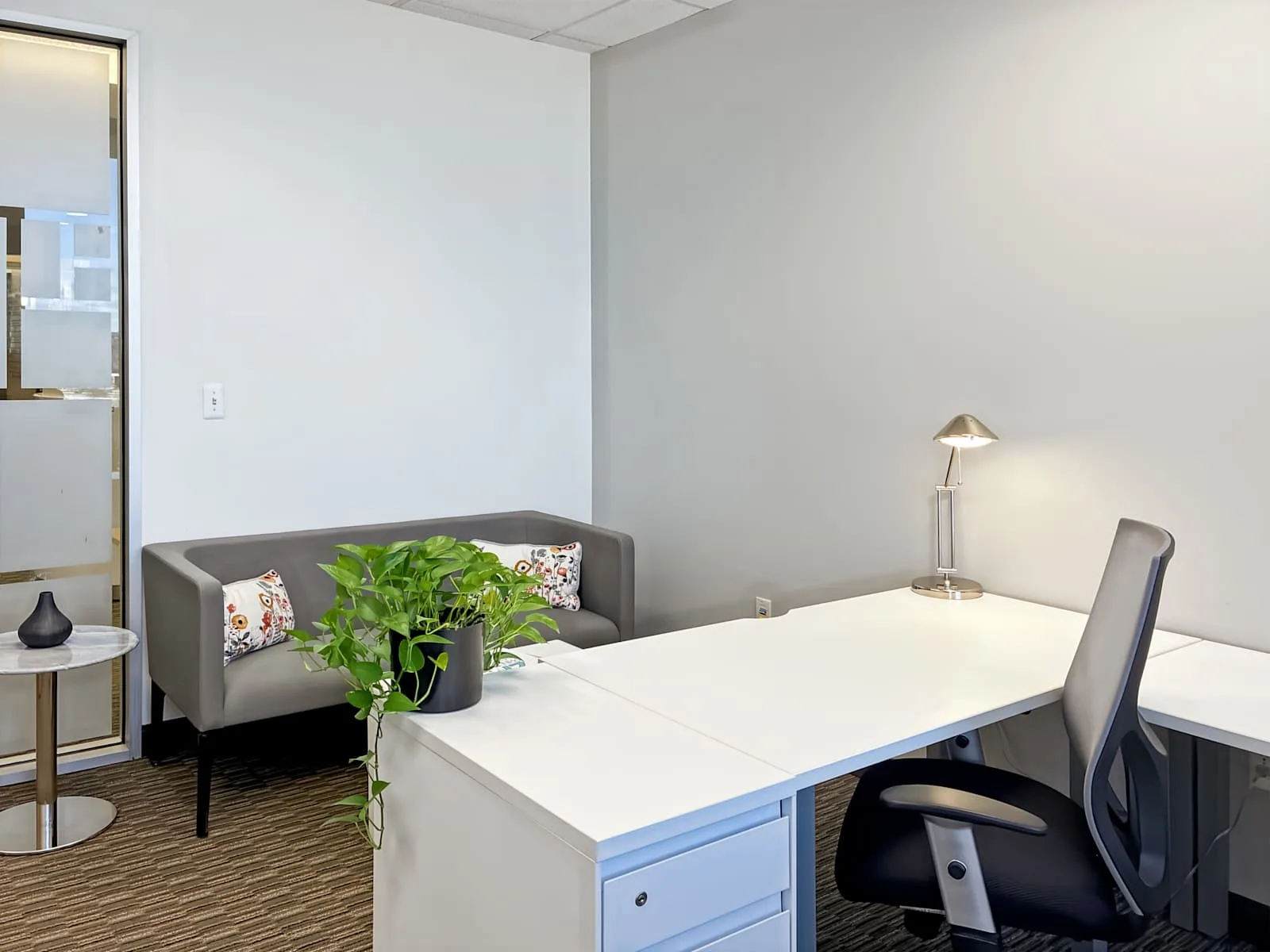 Regus MI, Troy - Columbia Center, Private office, 1 desk, Troy, MI