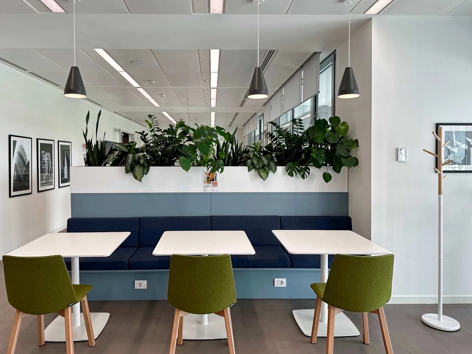 Regus Milan, De Castillia, Cafeteria, Milan