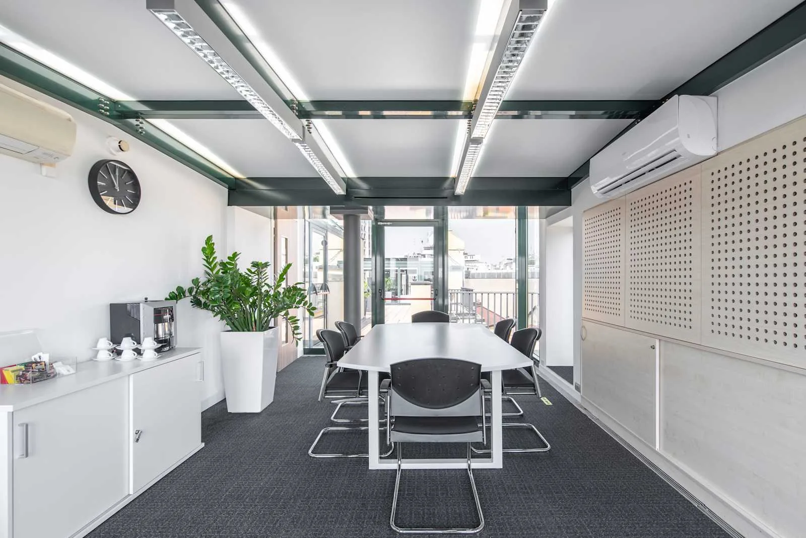 Regus Milan Missori, Meeting room for 8 people, Milan