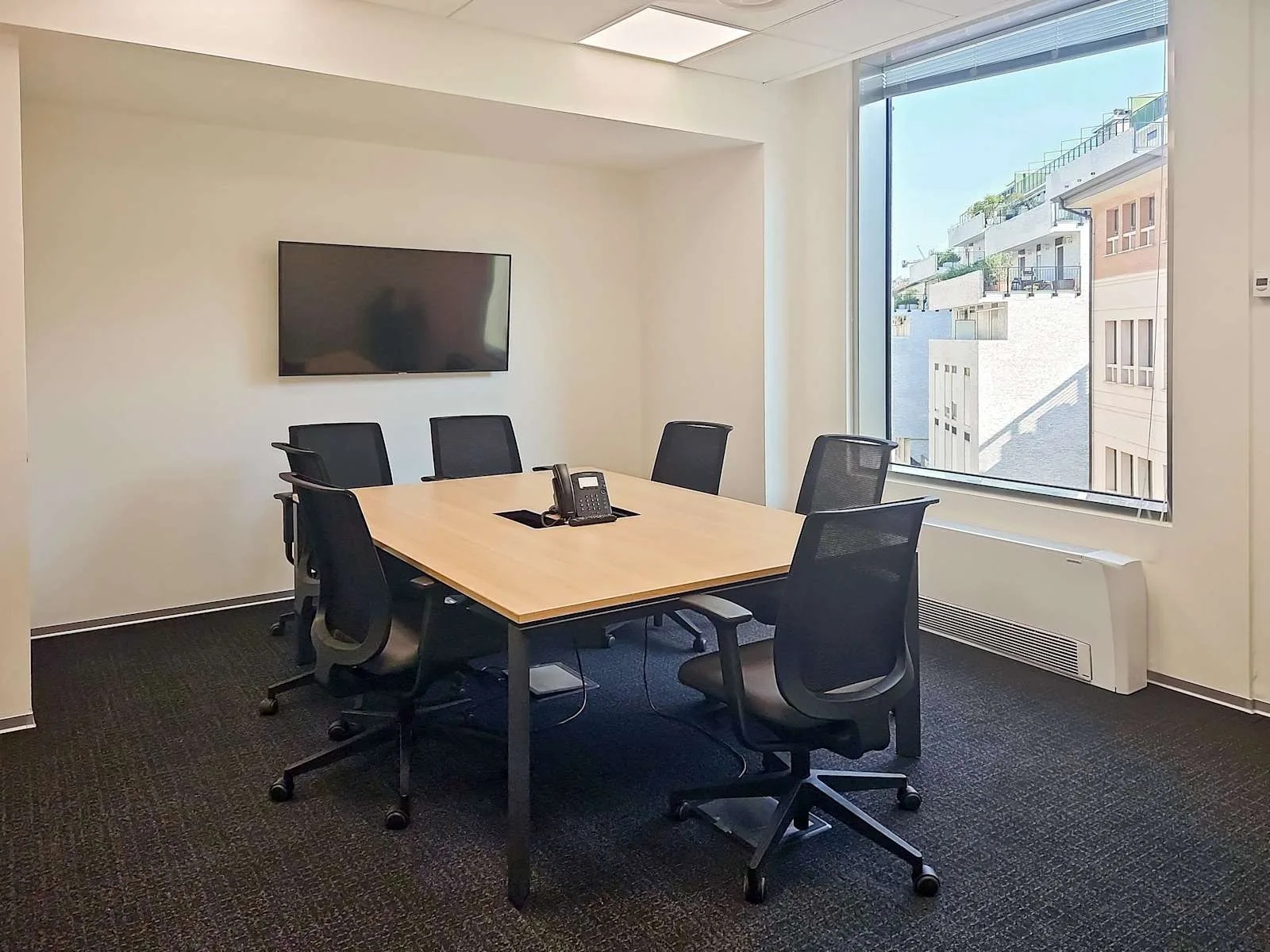 Regus MILAN, Piazzale Lodi, Meeting room for 6 people, Milan