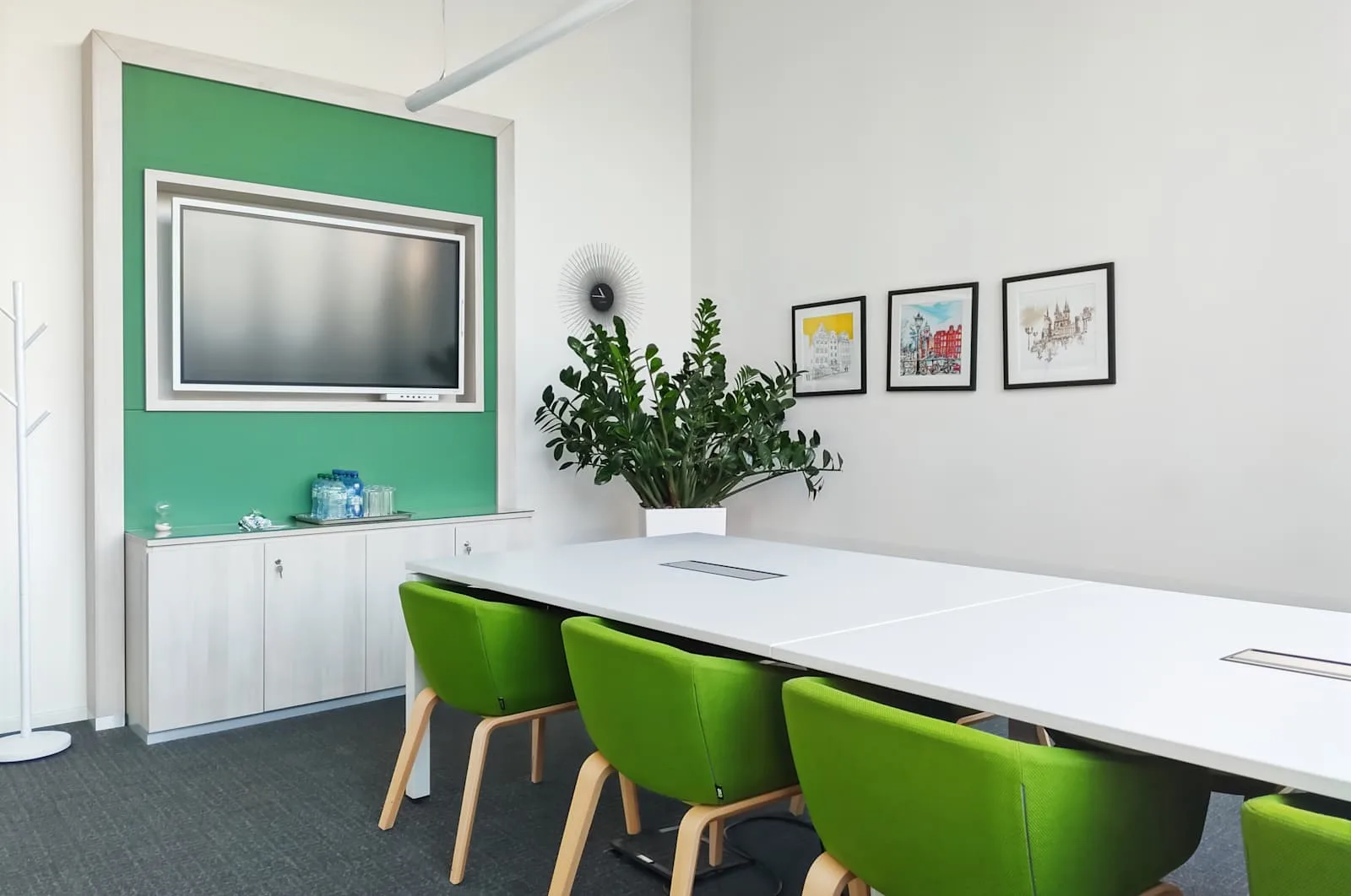 Regus Milan, Viale Cassala 57, Meeting room for 4 people, Milan