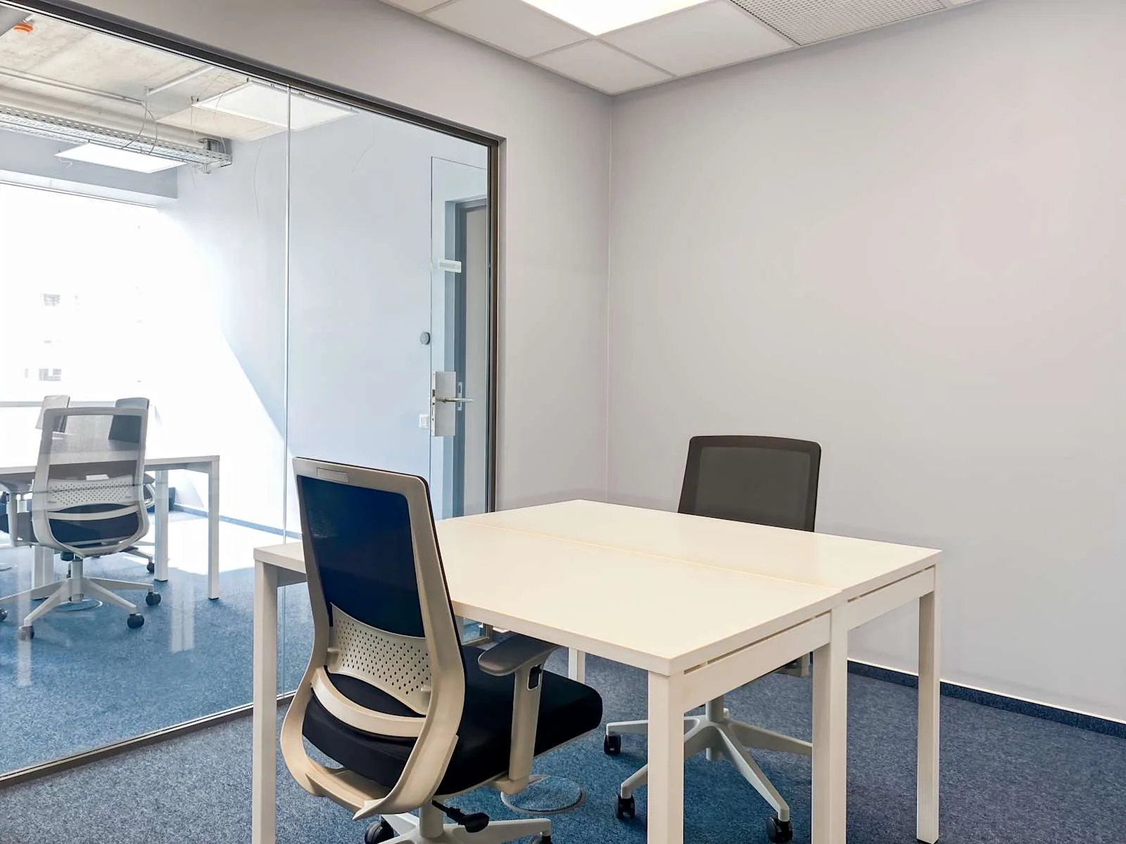 Regus Miskolc, Macropolis, Külön iroda 2 munkaállomással, Miskolc