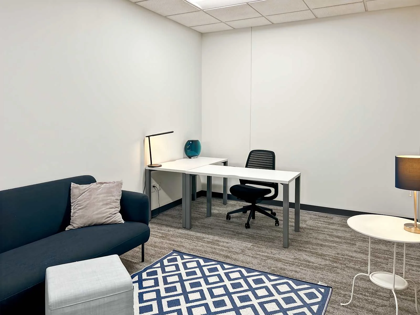 Regus MN, Bloomington - 4470 W 78th Street Cir, Private office, 1 desk, Bloomington, MN