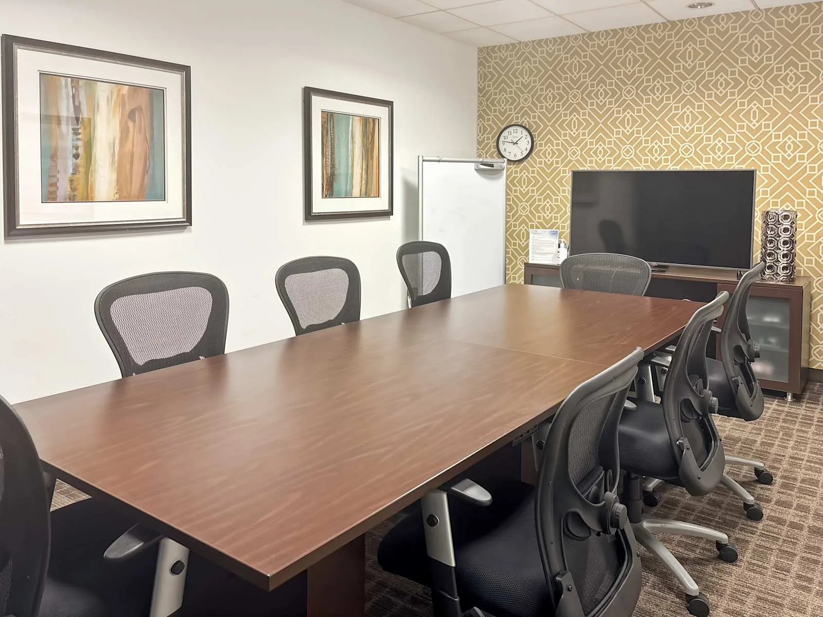 Regus MN, Edina - Grandview Square, Meeting room for 8 people, Edina, MN
