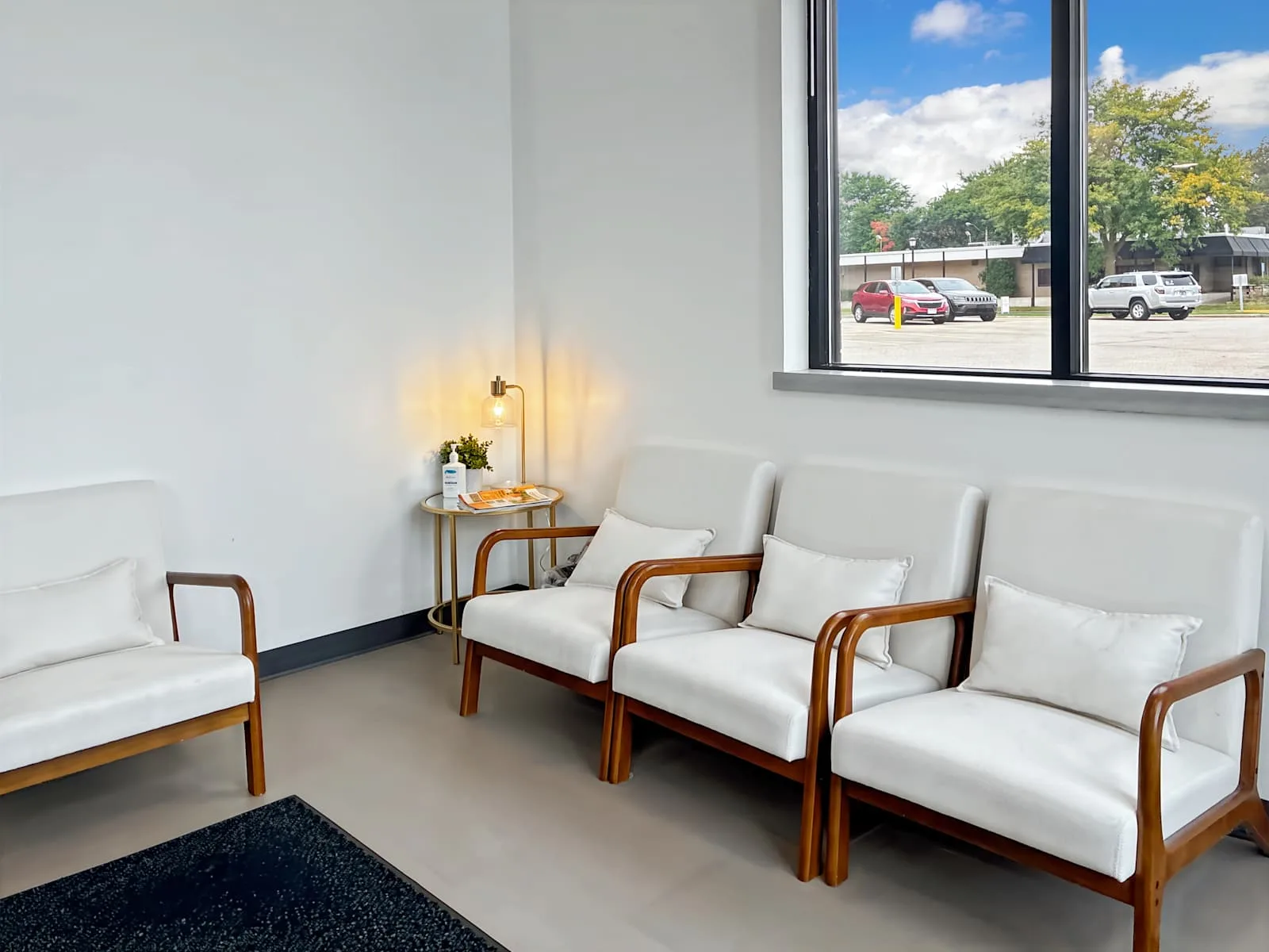 Regus MN, Lakeville - Holyoke Ave, Lounge, Lakeville, MN