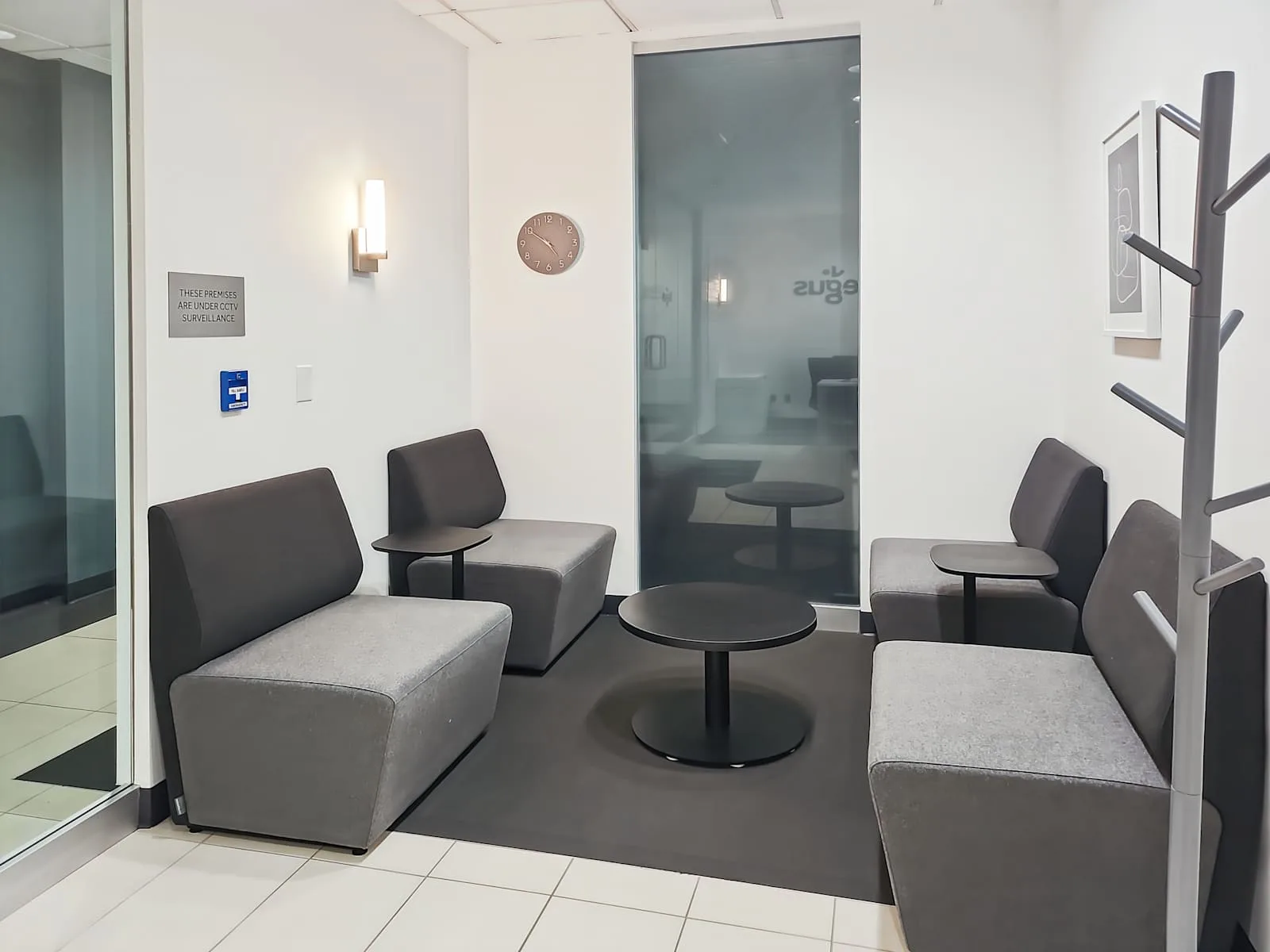 Regus MN, Minneapolis – Olympic Place, Lounge, Bloomington, MN