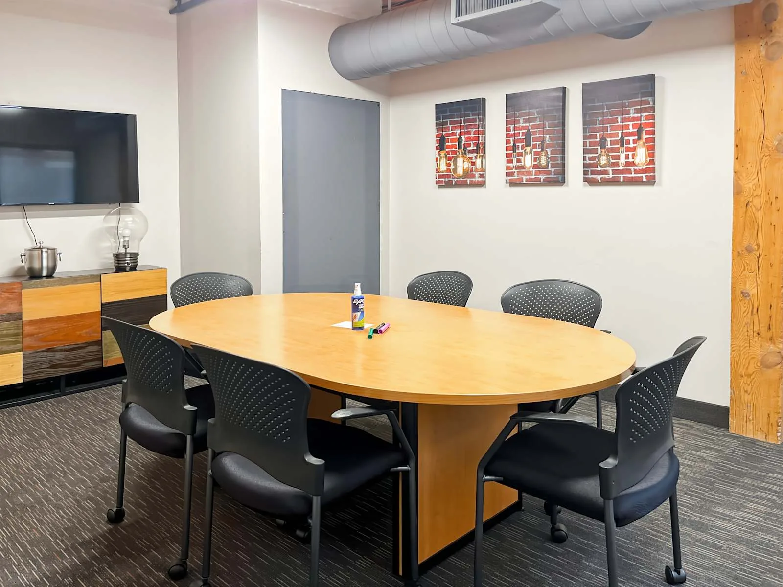 Regus MN, Minneapolis - Washington Ave, Meeting room for 6 people, Minneapolis, MN