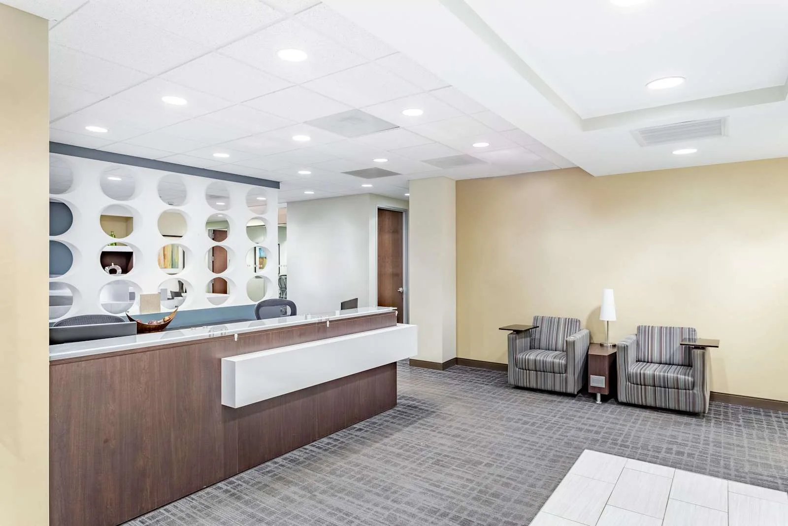 Regus MO, Kansas City - Briarcliff, Reception, Kansas City, MO