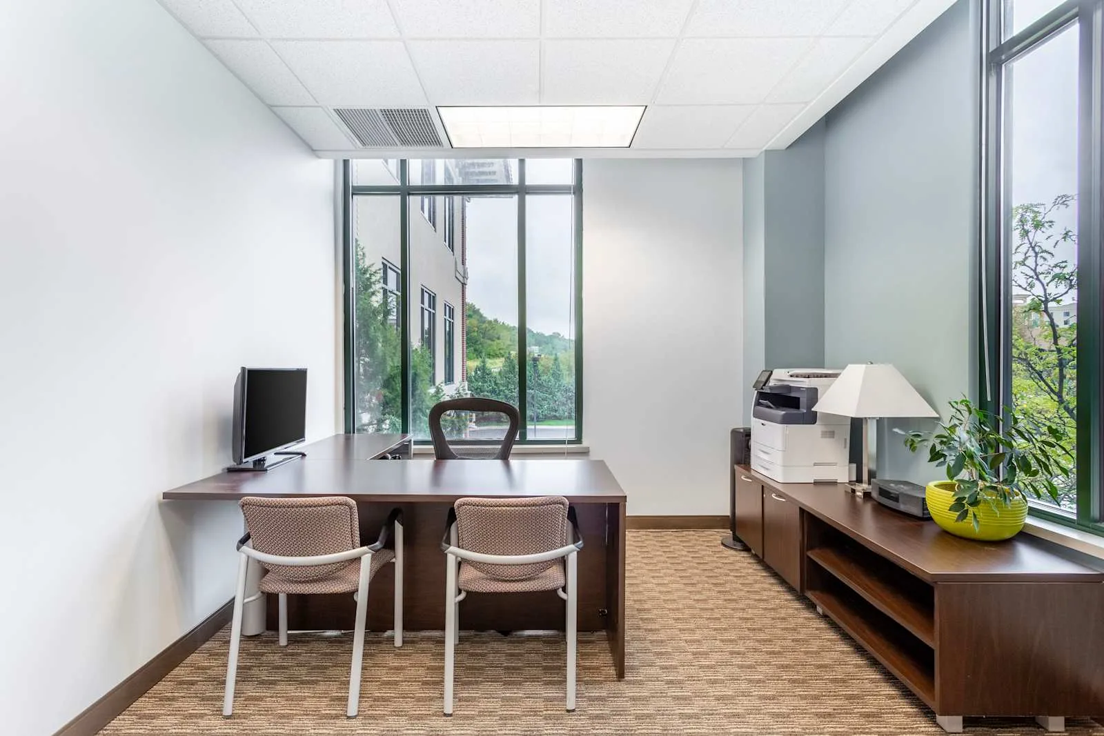 Regus MO, Kansas City - Briarcliff, Private office, 1 desk, Kansas City, MO
