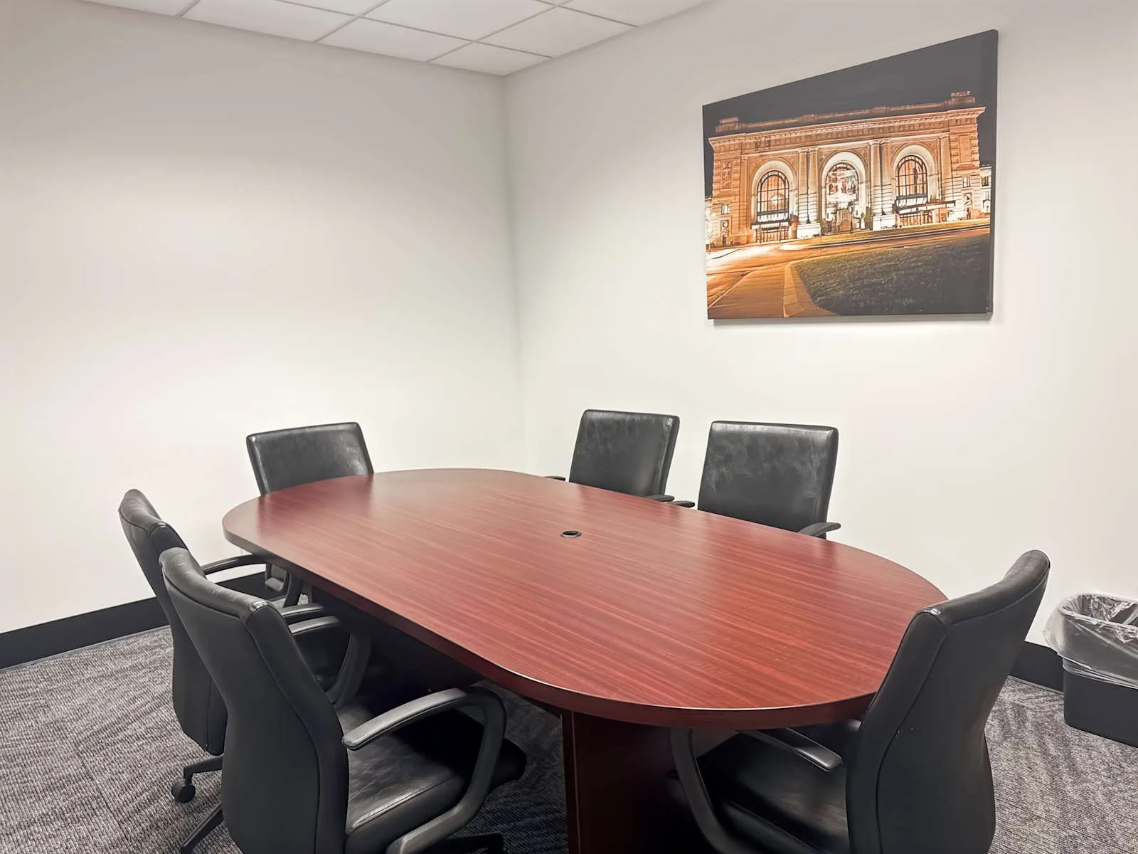 Regus MO, Kansas City - Country Club Plaza, Meeting room for 6 people, Kansas City, MO