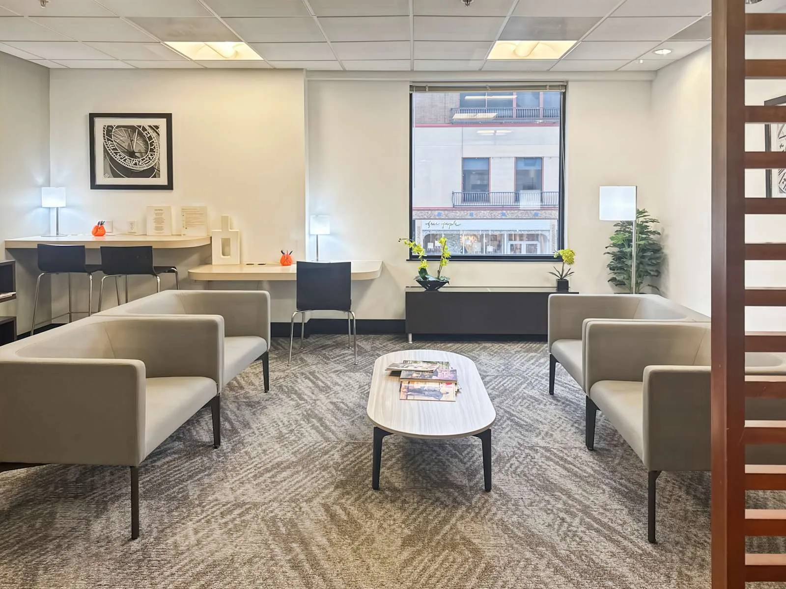 Regus MO, Kansas City - Country Club Plaza, Lounge, Kansas City, MO