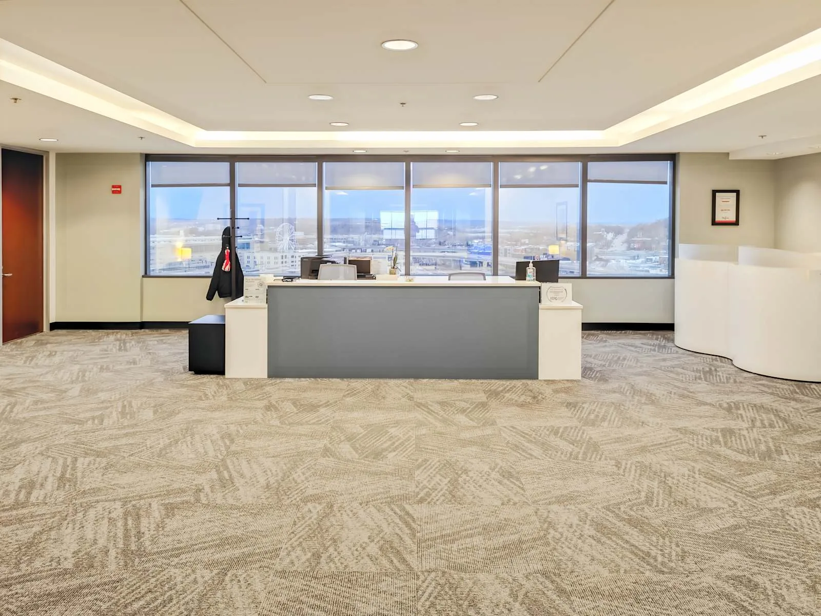 Regus MO, Kansas City - Crown, Reception, Kansas City, MO