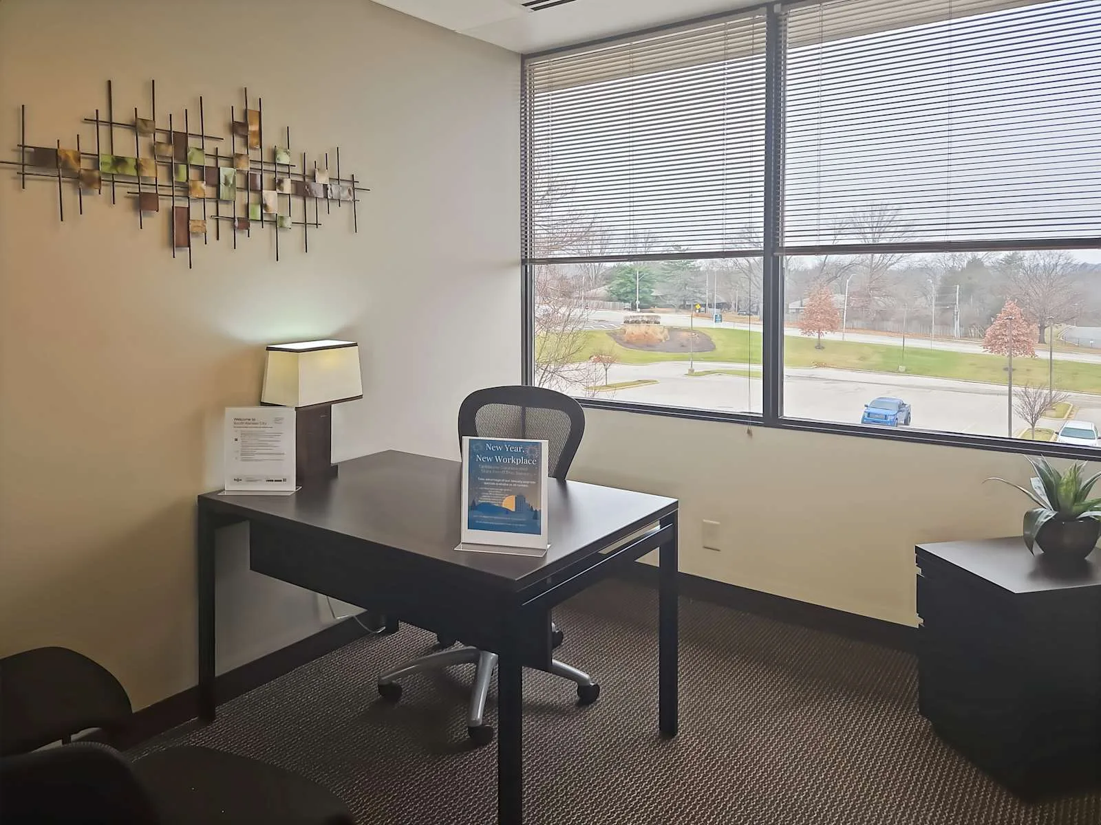 Regus MO, Kansas City - South Kansas City, Private office, 1 desk, Kansas City, MO