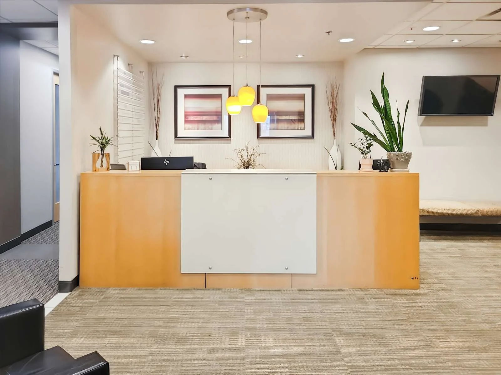 Regus MO, Kansas City - Zona Rosa, Reception, Kansas City, MO