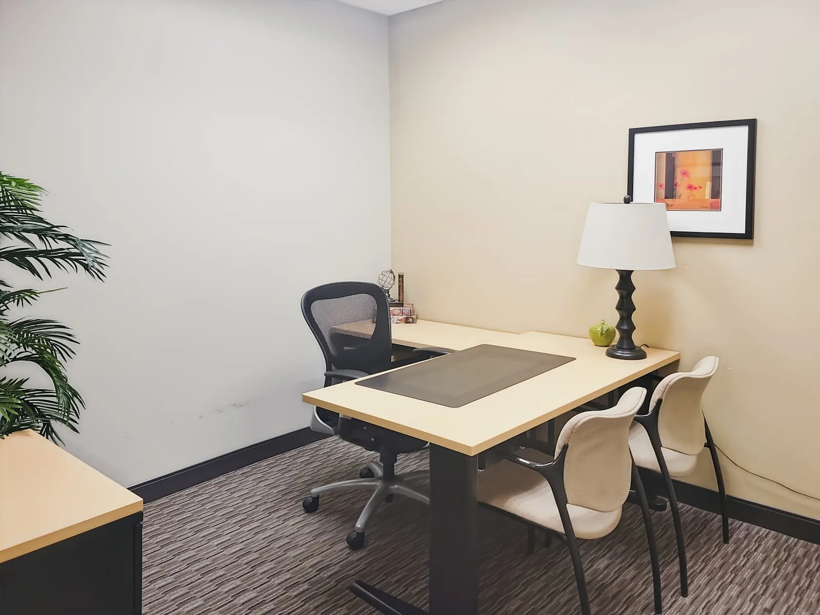 Regus MO, Kansas City - Zona Rosa, Private office, 1 desk, Kansas City, MO
