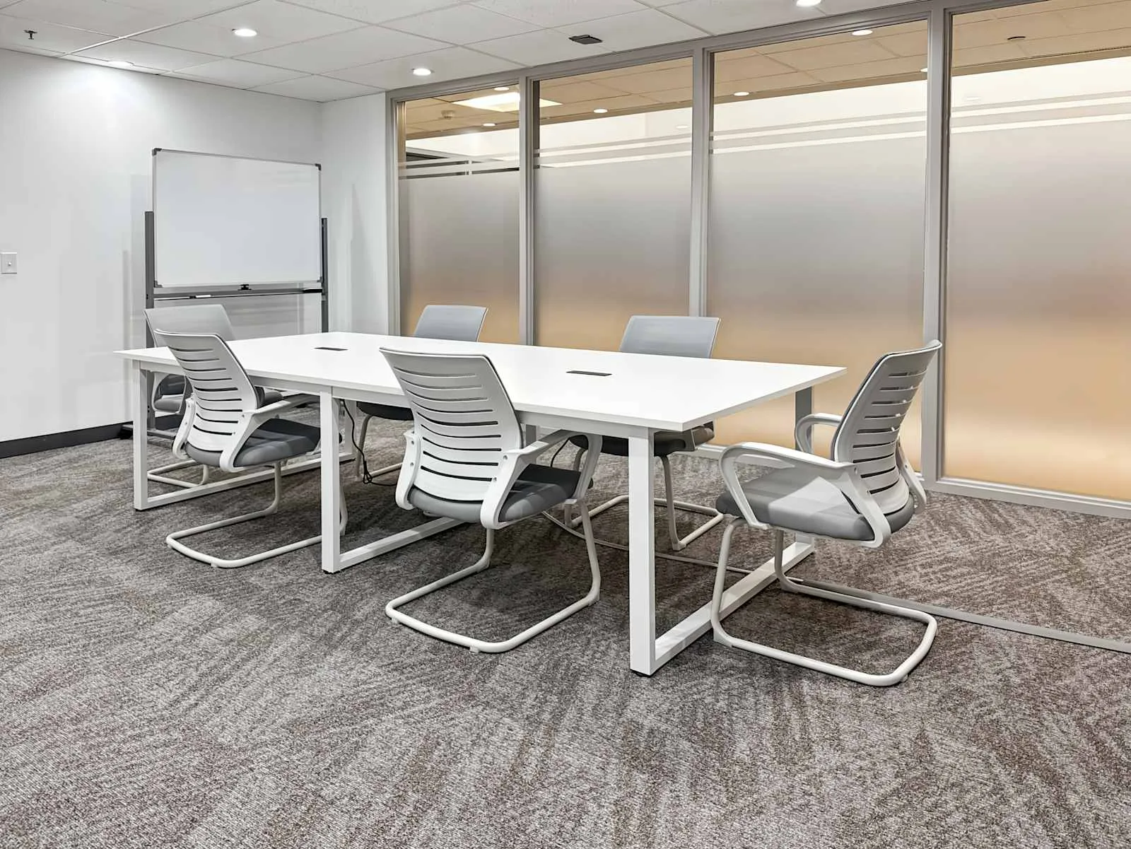 Regus MO, St. Louis - Cedar Plaza, Meeting room for 6 people, St. Louis, MO