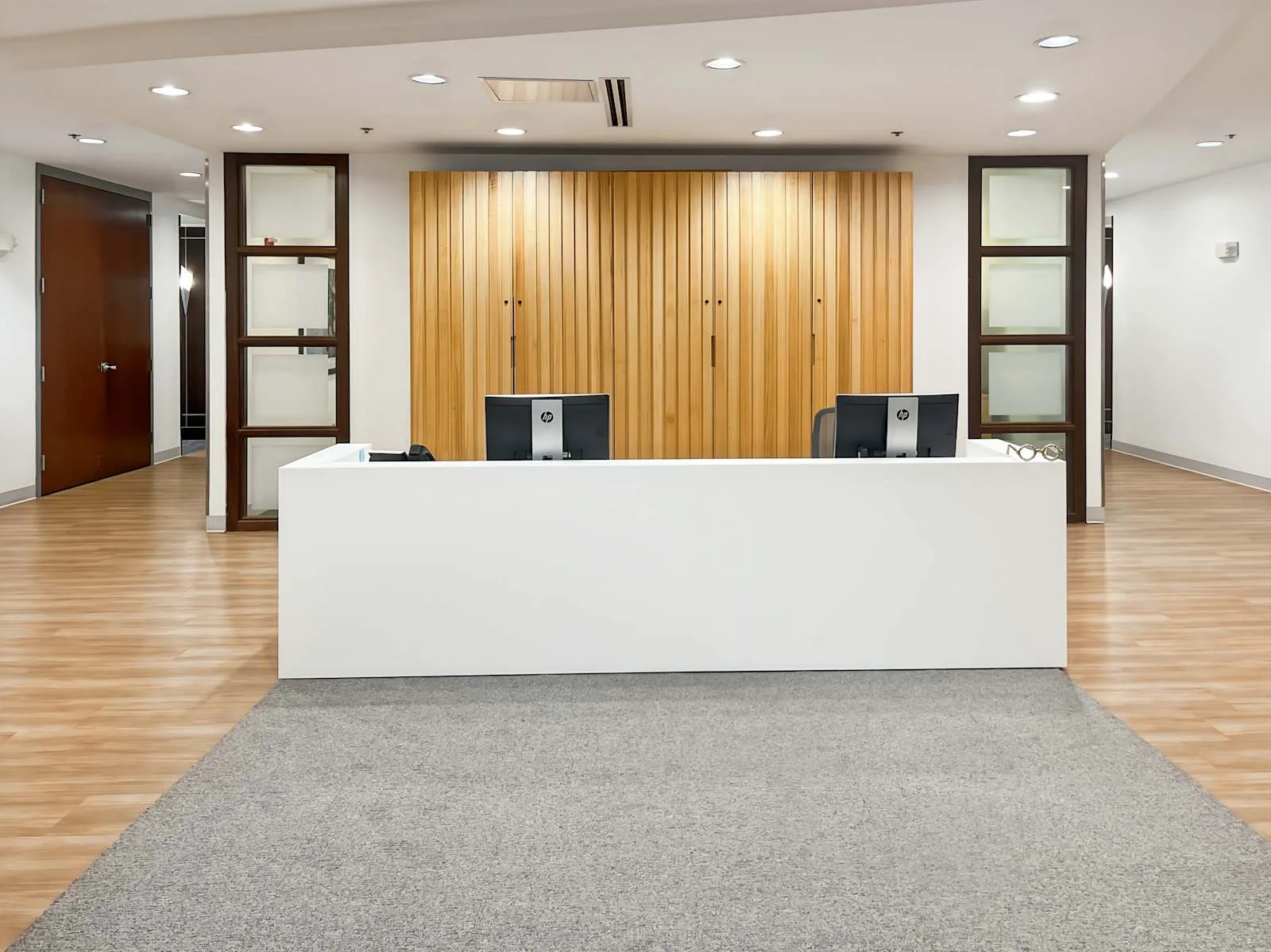 Regus MO, St Louis - CityPlace, Reception, Creve Couer, MO