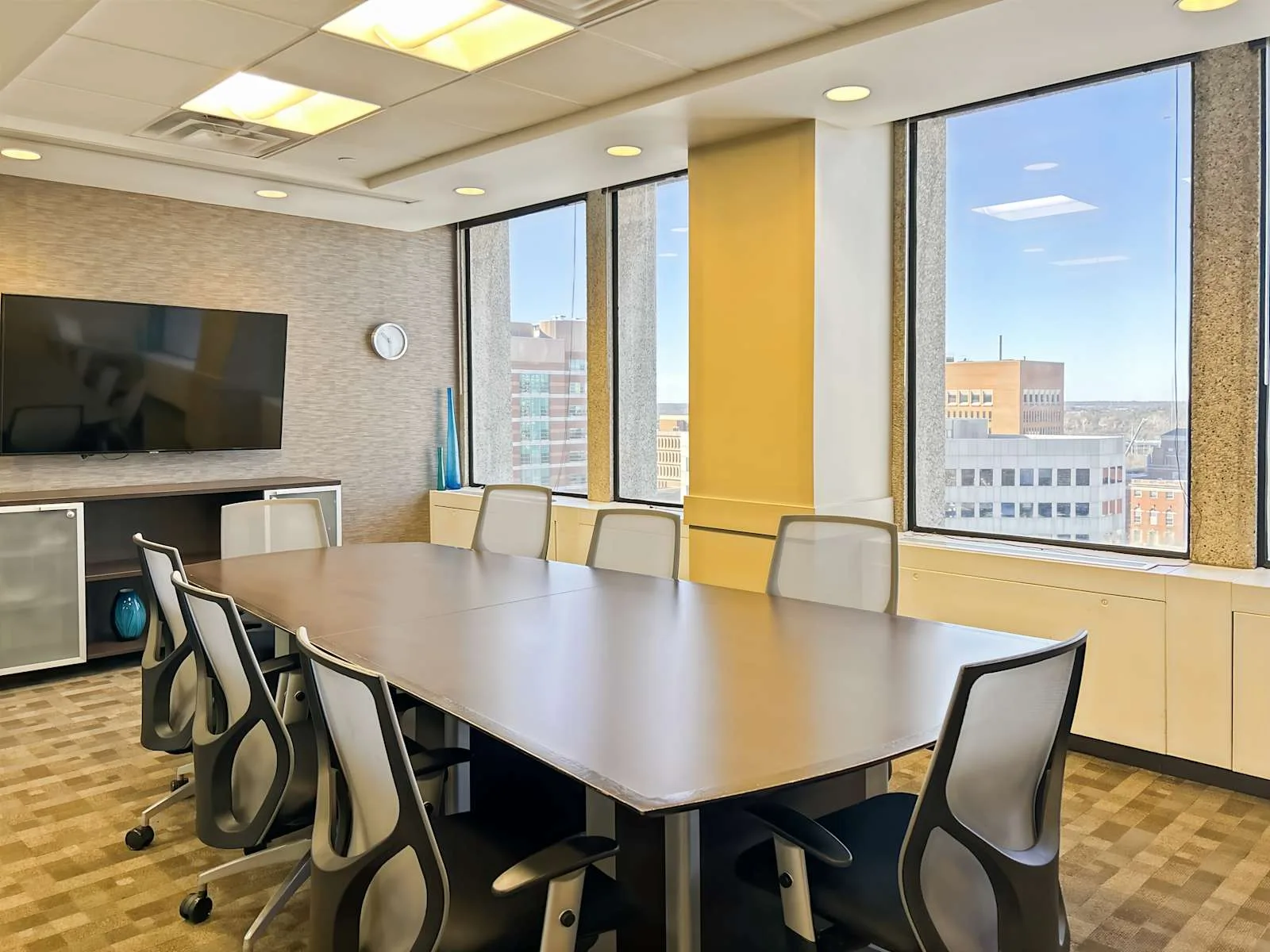 Regus MO, St. Louis - Clayton - Pierre Laclede, Meeting room for 8 people, Clayton, MO