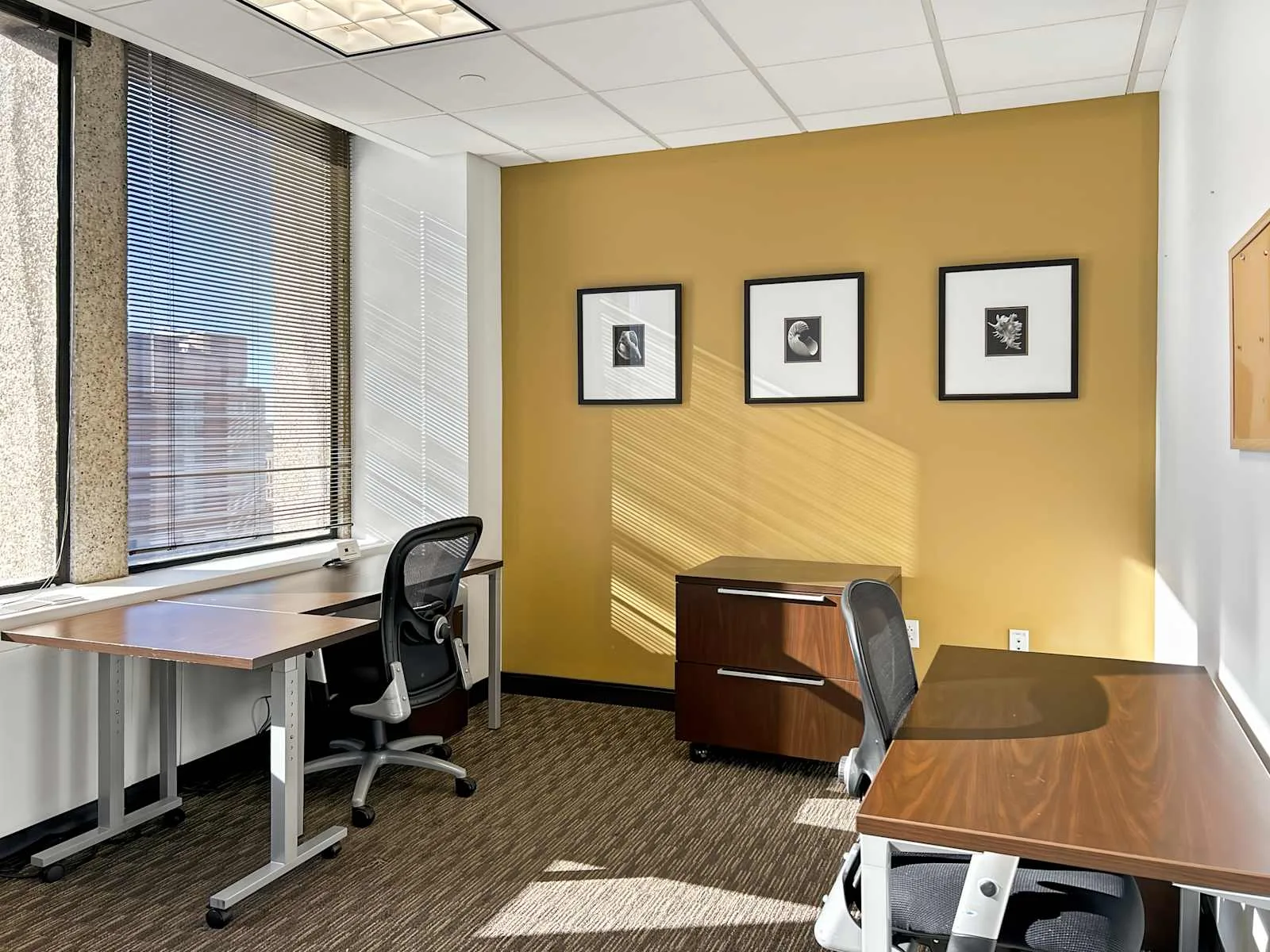 Regus MO, St. Louis - Clayton - Pierre Laclede, Private office, 2 desks, Clayton, MO