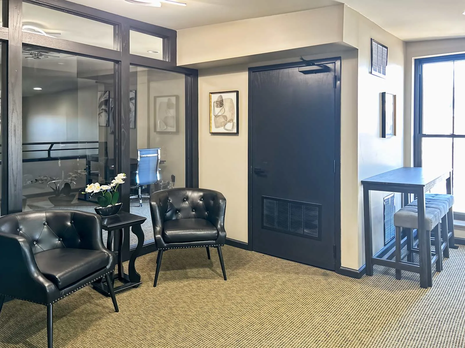 Regus MO, St. Louis - The Luxe on Lami, Lounge, Shrewsbury, MO