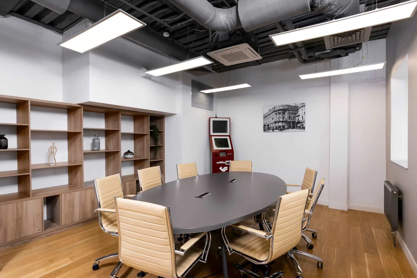 Regus MOSCOW, Prospeсt Mira, Переговорная на 8 человек, Moscow