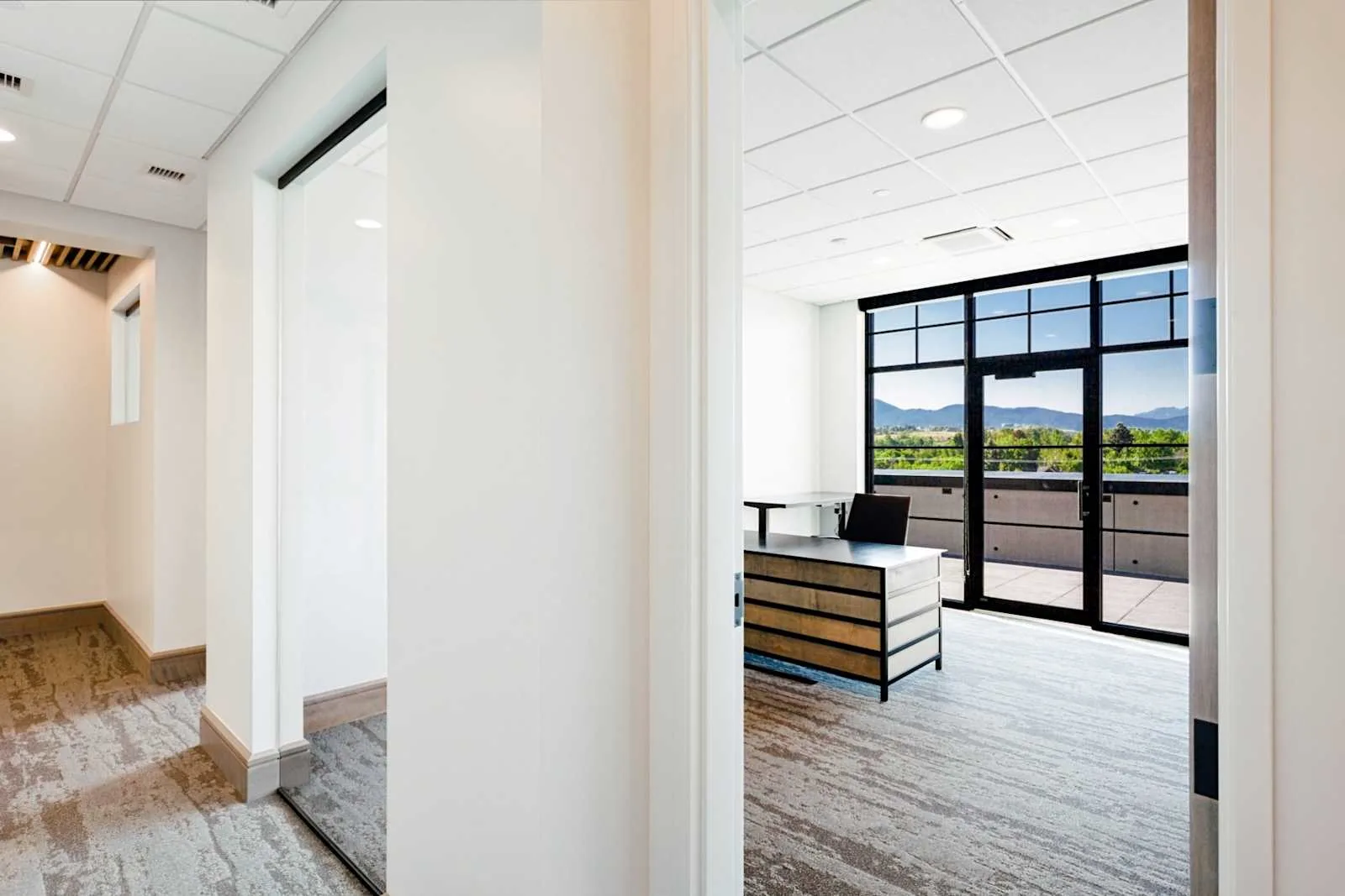 Regus MT, Bozeman - The Osborne, Private office, 1 desk, Bozeman, MT