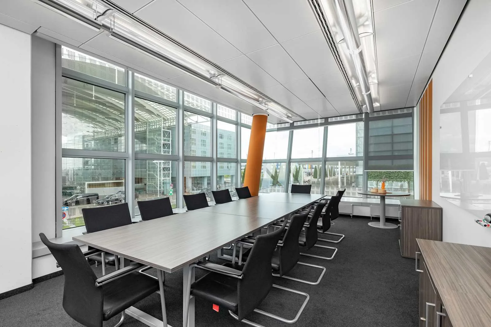 Regus MUNICH, München Airport, Besprechungsraum für 14 Personen, München-Flughafen