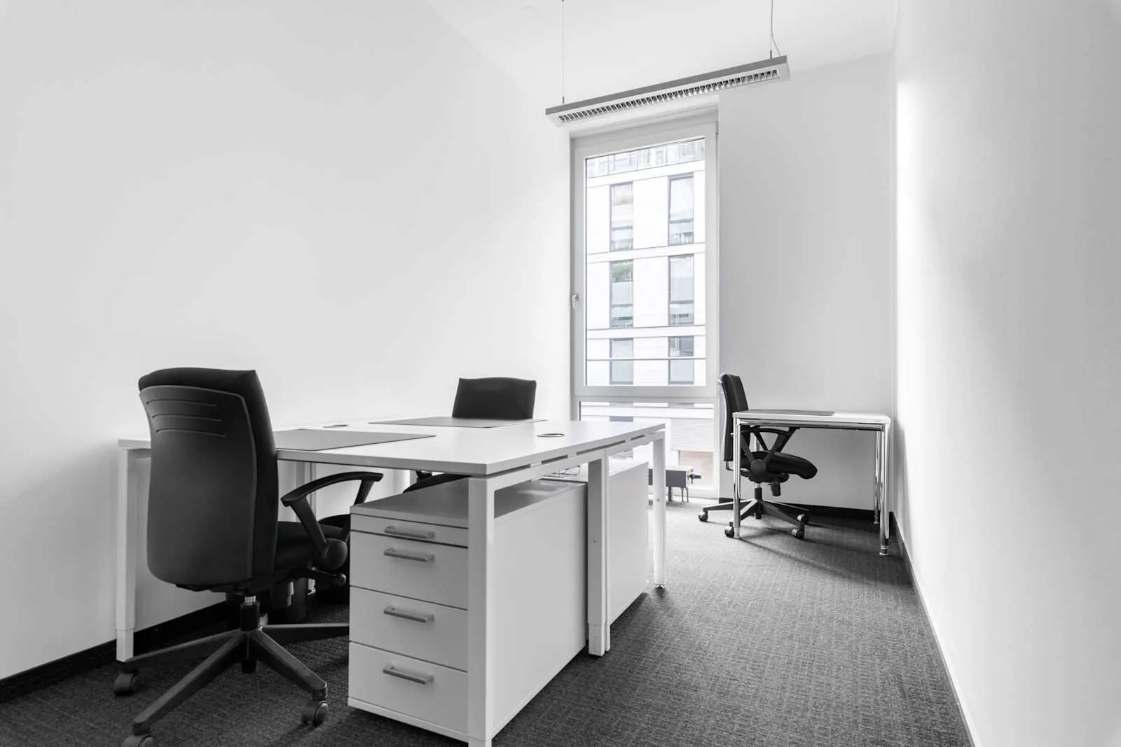 Regus MUNICH, Parkstadt Schwabing, Private office, 3 desks, Munich