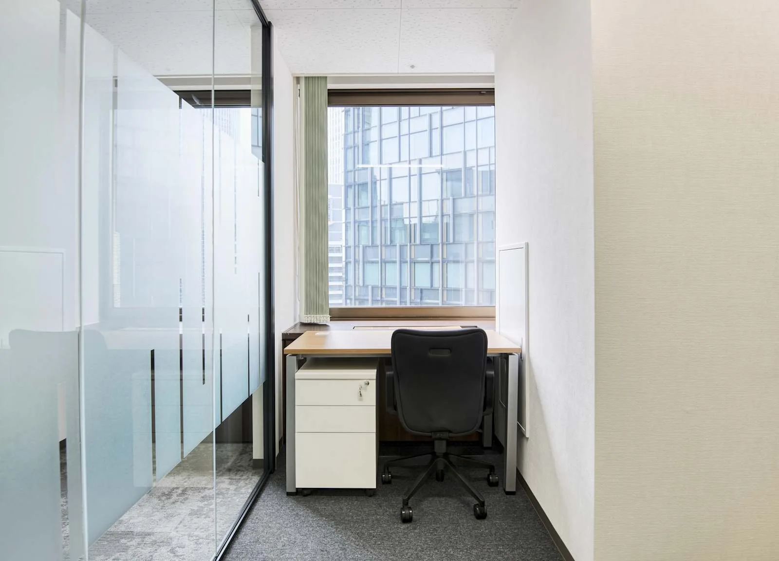 Regus Nagoya, KDX Nagoya Ekimae Building, Private office, 1 desk, Nagoya