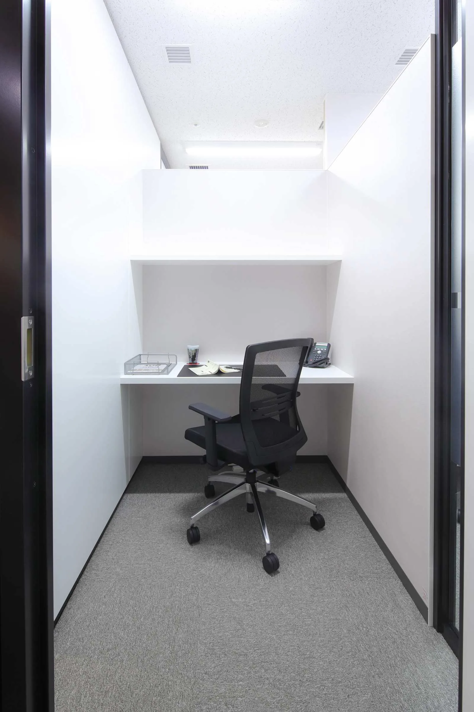 Regus NAGOYA, Sakae Gas Building, Phone booth, Nagoya