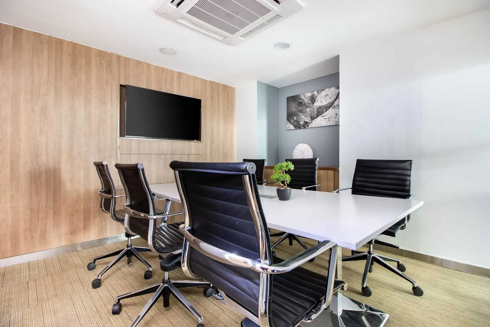 Regus NAIROBI, Delta Corner Tower 2, Meeting room for 6 people, Nairobi