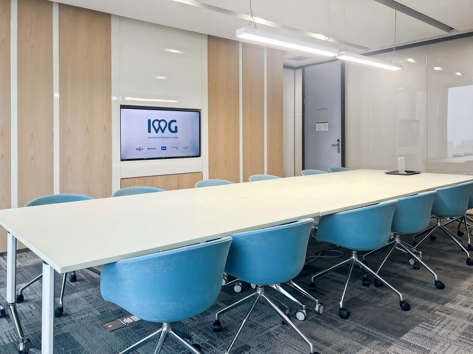 Regus NANJING, Deji Plaza, Meeting room for 12 people, Nanjing