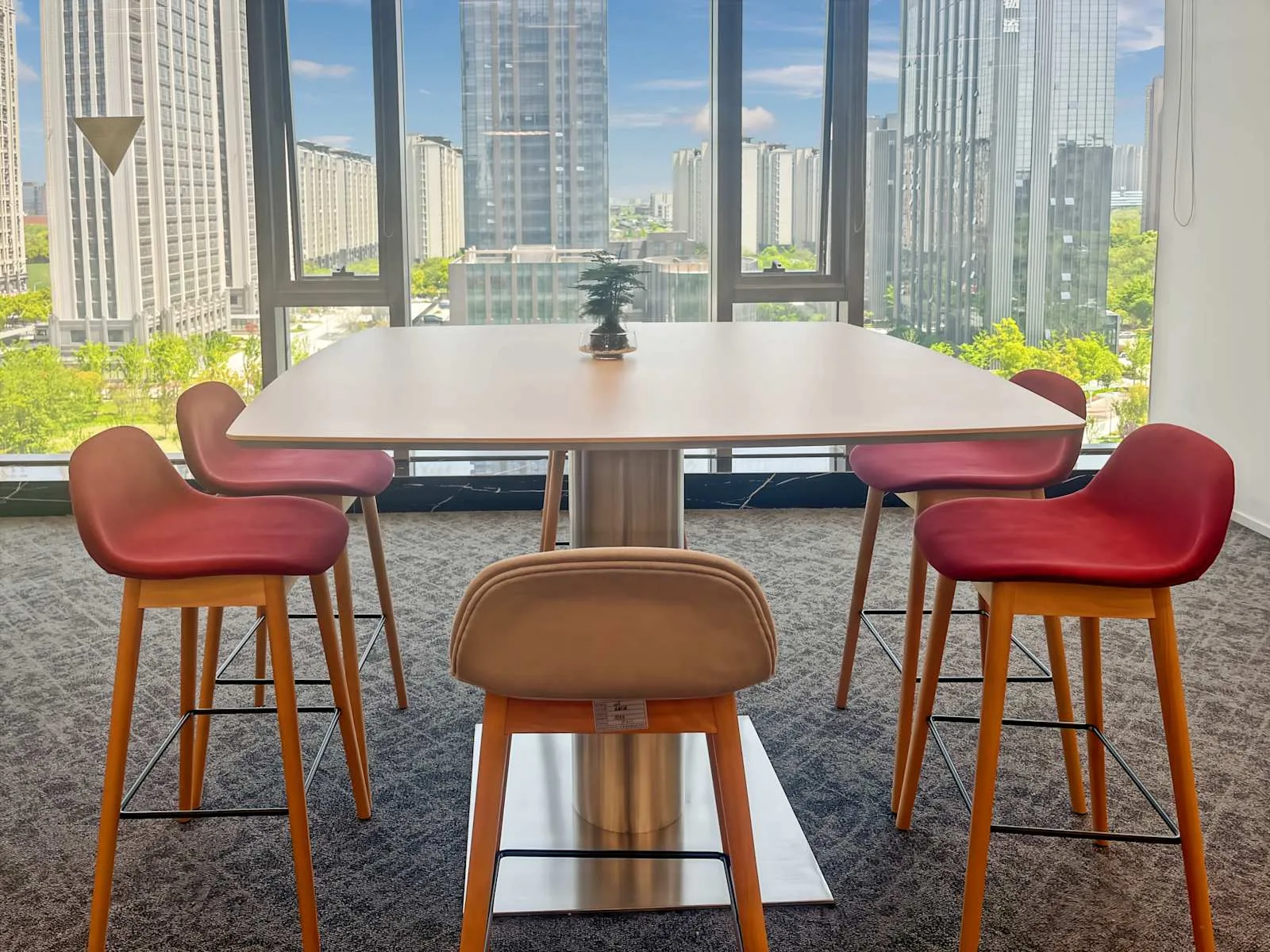 Regus Nantong, Foreign Trade Centre, Meeting room for 5 people, Nantong