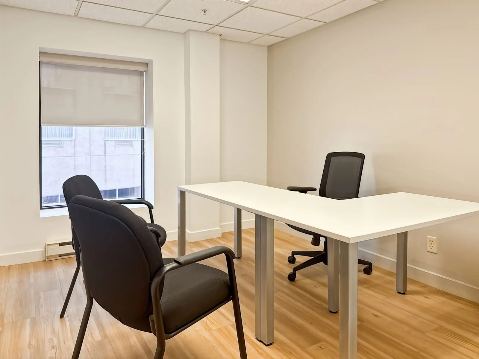 Regus NB, Moncton - Main Street, Private office, 1 desk, Moncton, NB