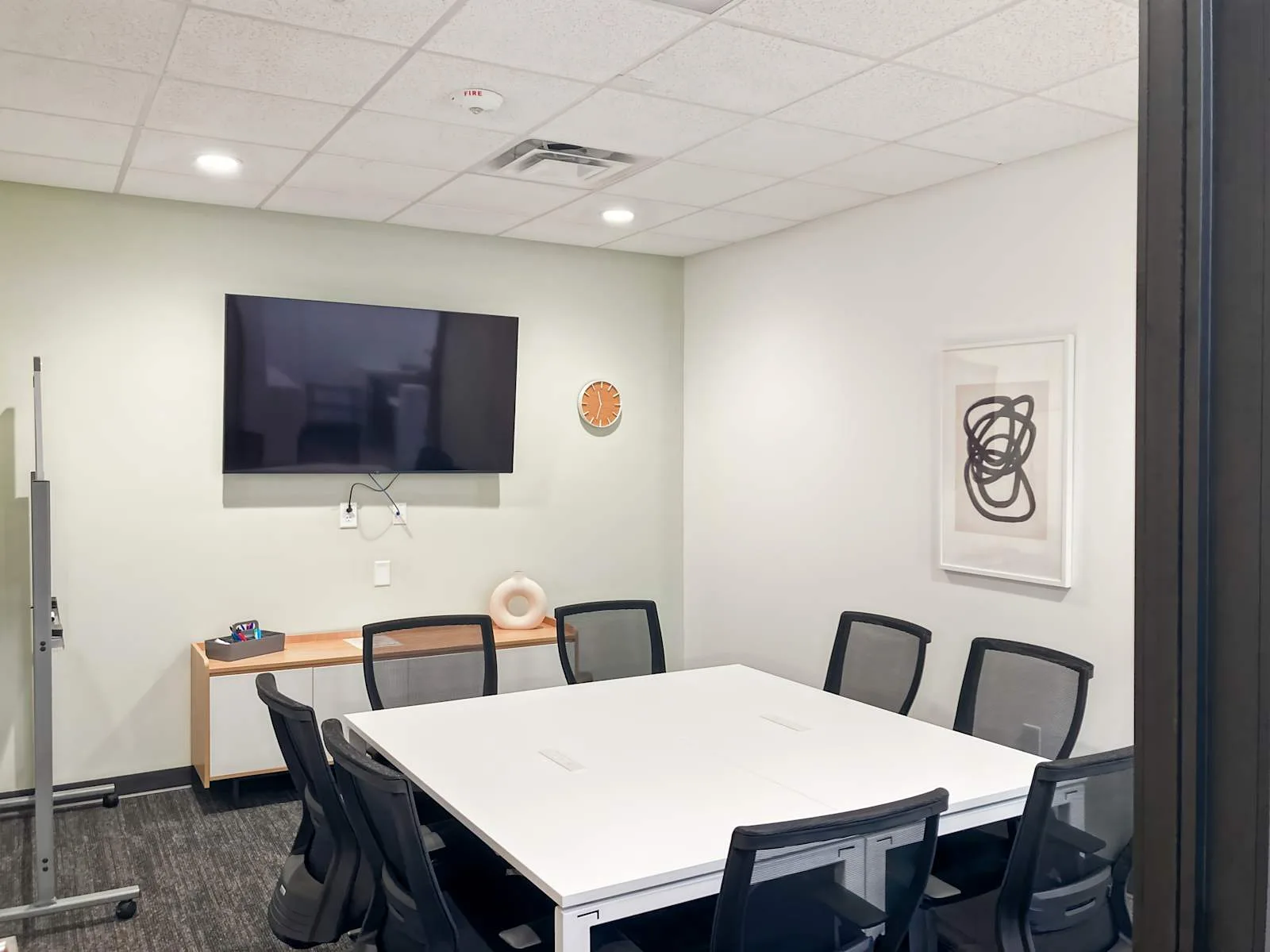 Regus NC, Burlington - S Main St, Meeting room for 8 people, Burlington, NC